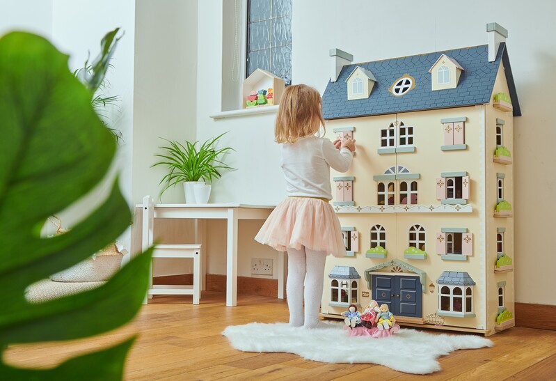 Daisylane Wooden Dollhouse - Princess Castle Playset for Kids, Perfect for Pretend Play & Room Decor | Ideal for Birthday Gifts & Indoor Playtime