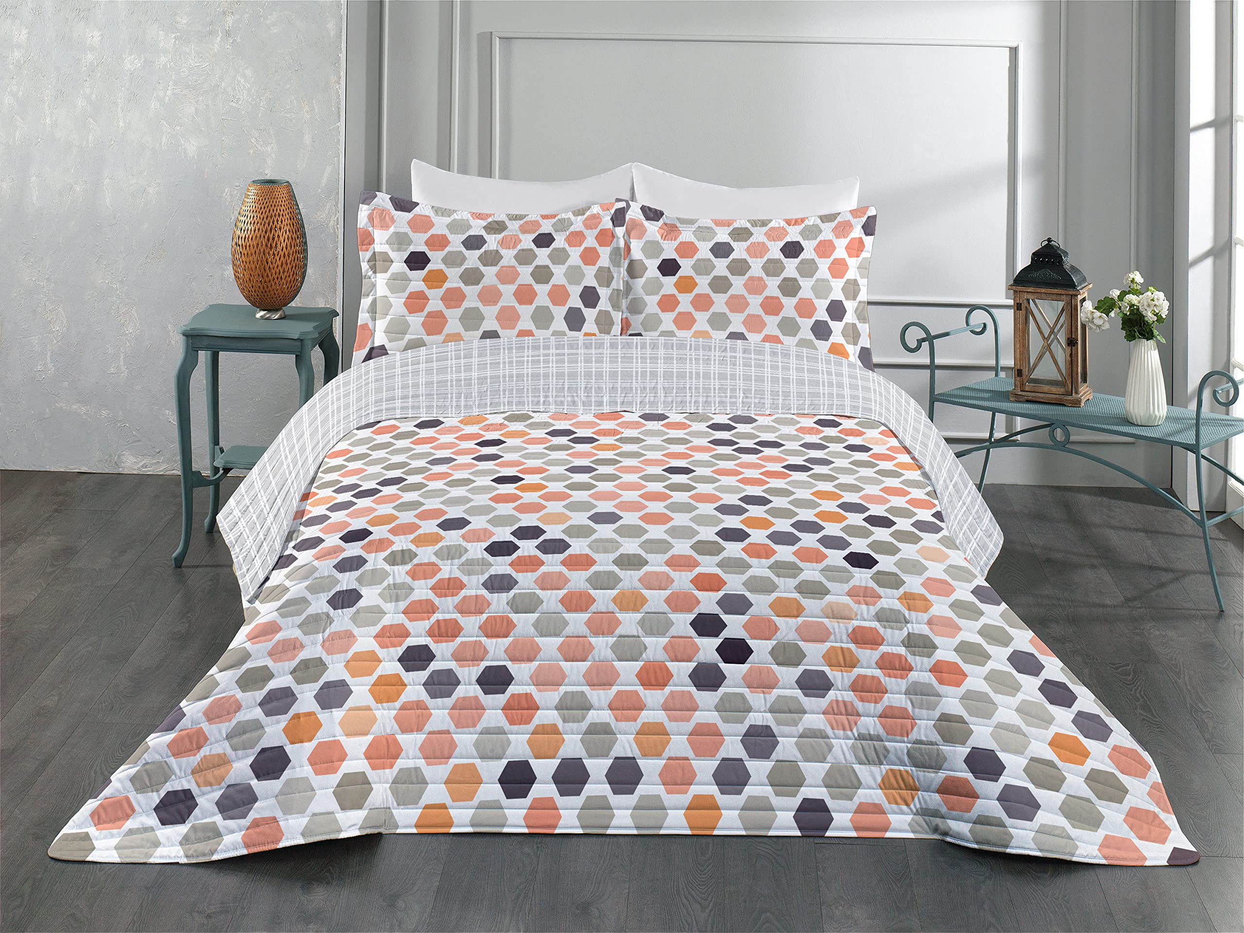 Ambesonne Reversible King Size Bedspread Set - Geometric Abstract Zigzag Hexagon Design in Dark Peach, Microfiber Comforter & Pillow Shams | Perfect for Modern Bedroom Decor, Guest Room Styling & Cozy Home Makeover