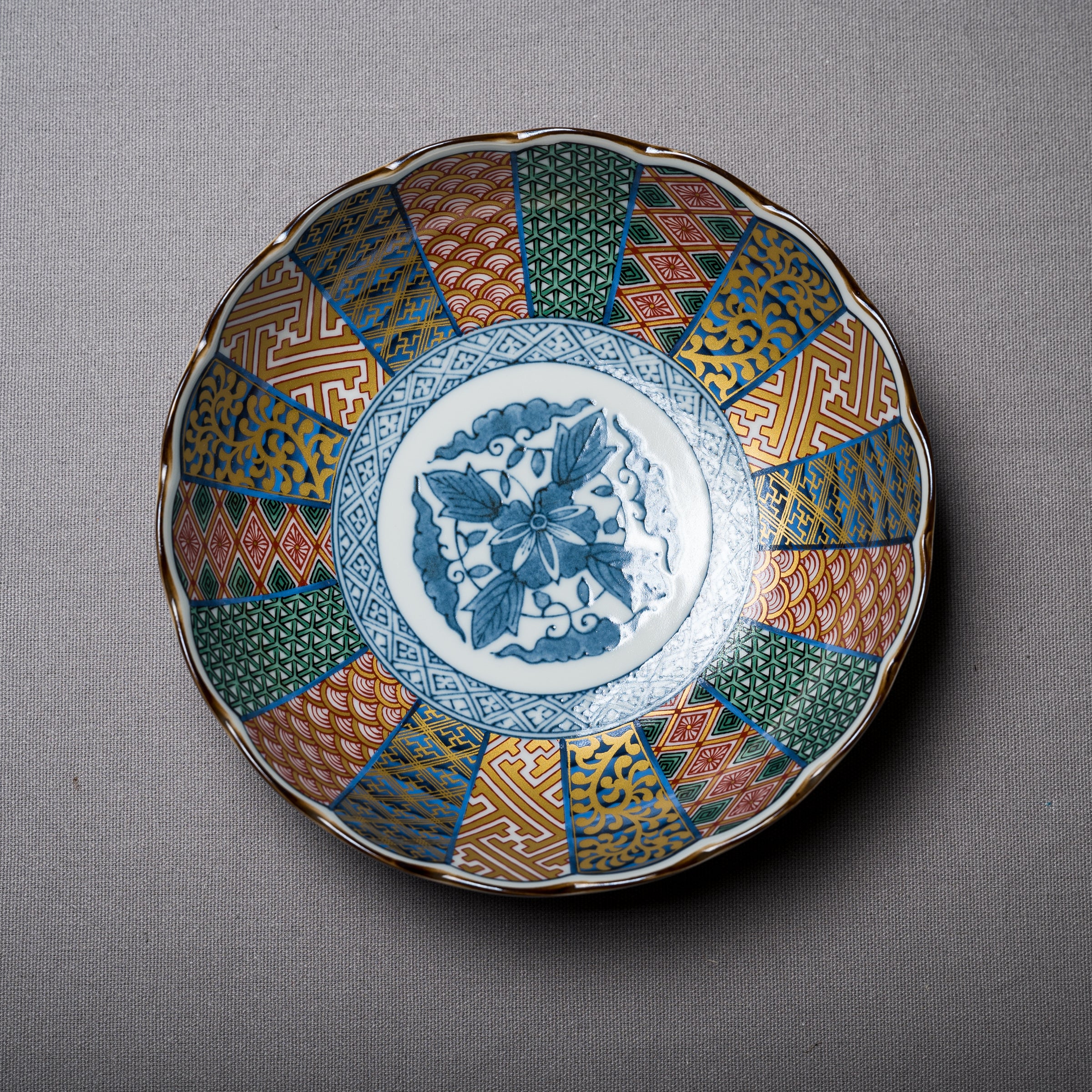 Authentic Japanese Somenishiki Mino Ware Medium Bowl 17cm - Handcrafted Ceramic Rice/Noodle Bowl with Lucky Auspicious Pattern - Perfect for Asian Cuisine, Home Dining & Gift Giving