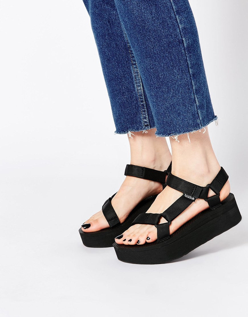 Teva Women's Flatform Universal Sandals - Comfortable & Stylish Hiking Sandals for Outdoor Adventures, Travel & Summer Wear
