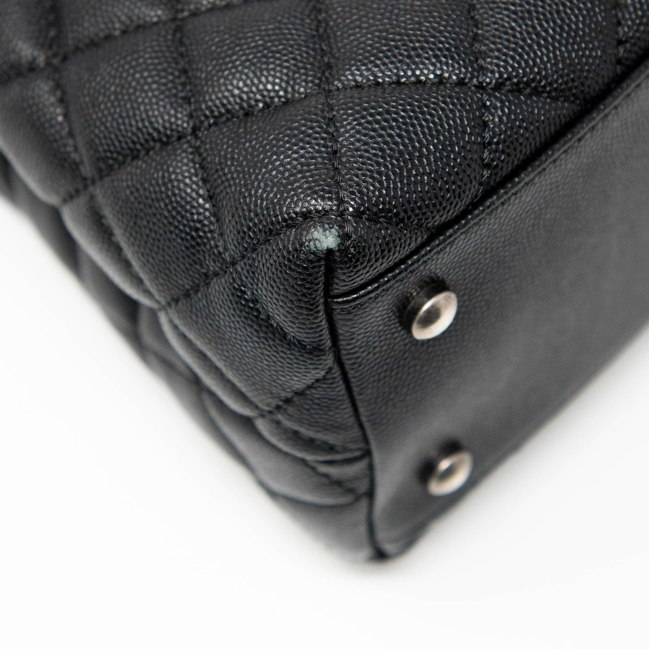 Chanel Black Medium Coco Handle Bag in Lizard Leather - Perfect for Evening Events & Luxury Fashion Accessories
