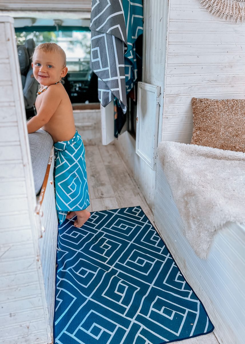 Premium Navy Mini Multi-Purpose Towel Set - Soft, Absorbent & Quick-Drying for Gym, Travel, Camping & Outdoor Activities