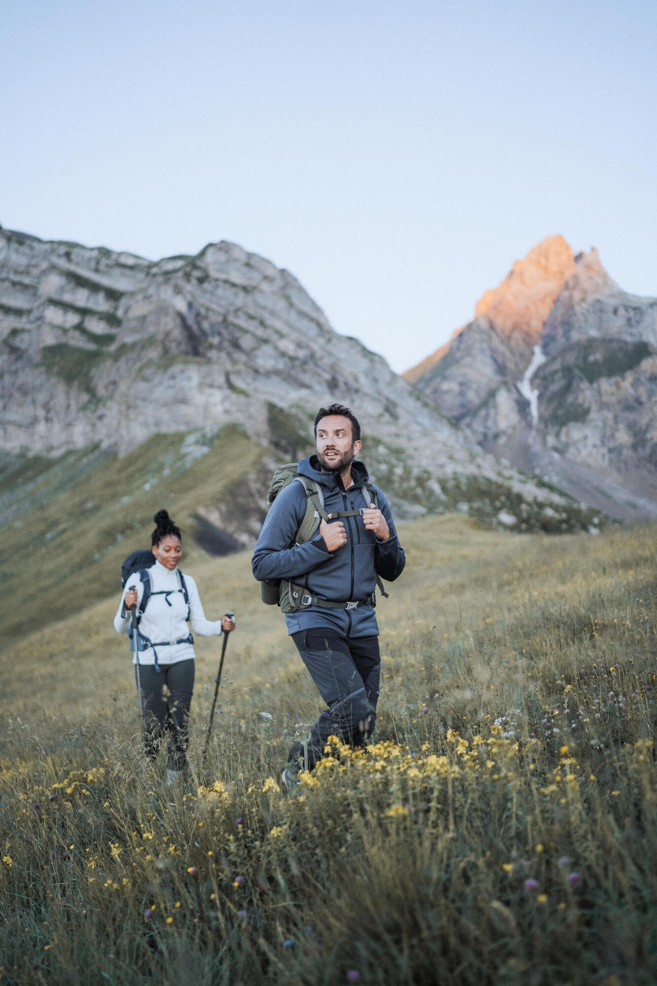 Quechua Men's MH520 Hooded Fleece Jacket for Hiking & Outdoor Adventures - Warm & Comfortable for Camping, Trekking & Winter Sports