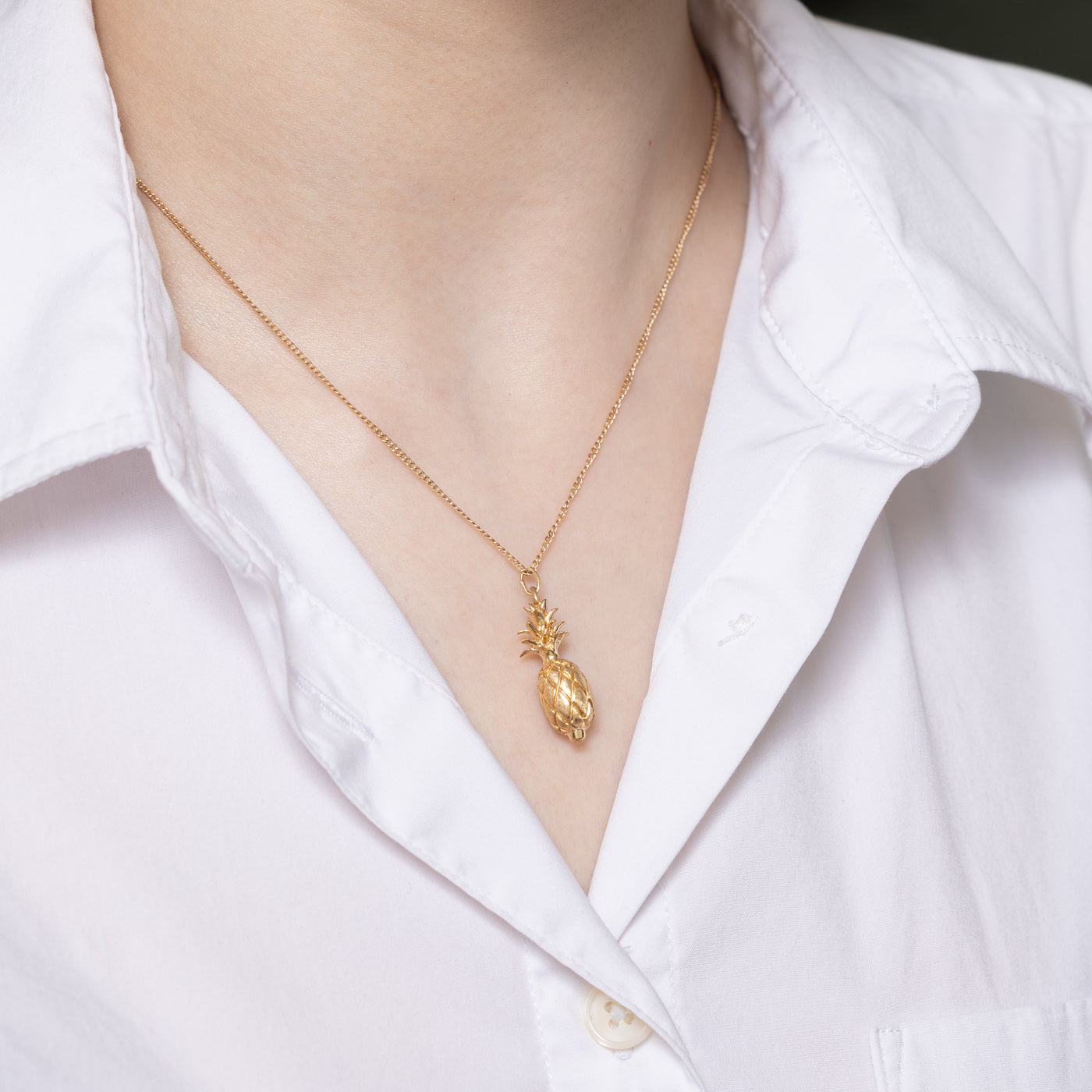 18K Yellow Gold Pineapple Charm Pendant Necklace - Elegant Jewelry Gift for Women - Perfect for Birthdays, Anniversaries & Special Occasions