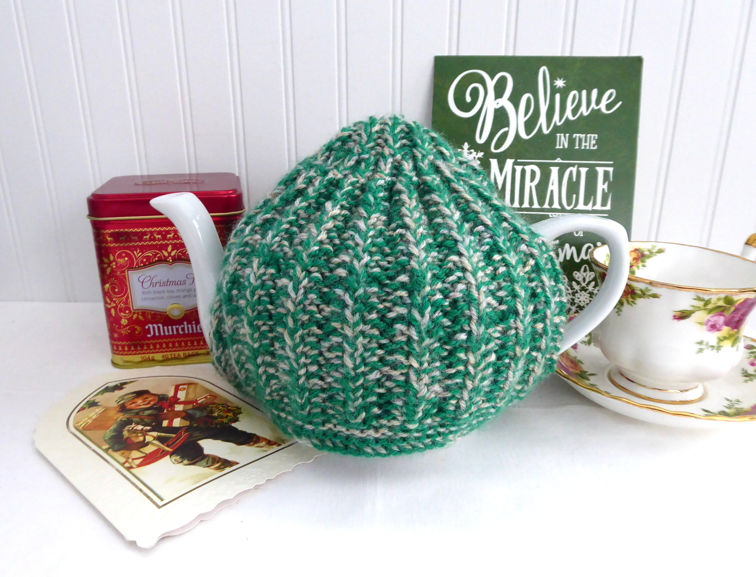 Vintage 1970s Knitted Stretchy Tea Cosy - Variegated Green & Tan English Tea Pot Cover, Handmade Cozy for Medium Tea Pots | Perfect for Afternoon Tea, Tea Parties & British Tea Traditions