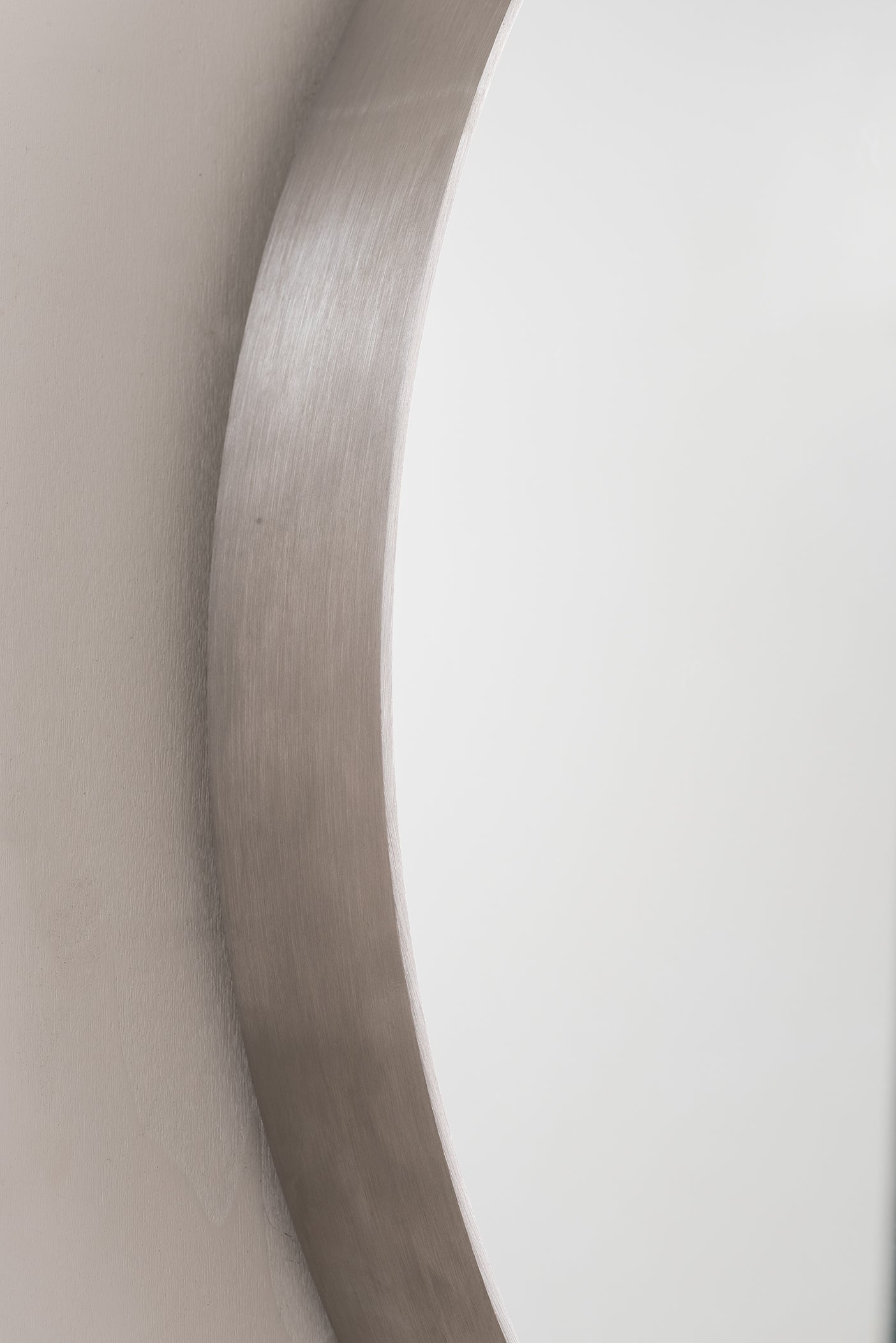 Simplicity 20-Inch Round Wall Mirror in Brushed Nickel Finish - Perfect for Bathroom, Bedroom, and Entryway Decor
