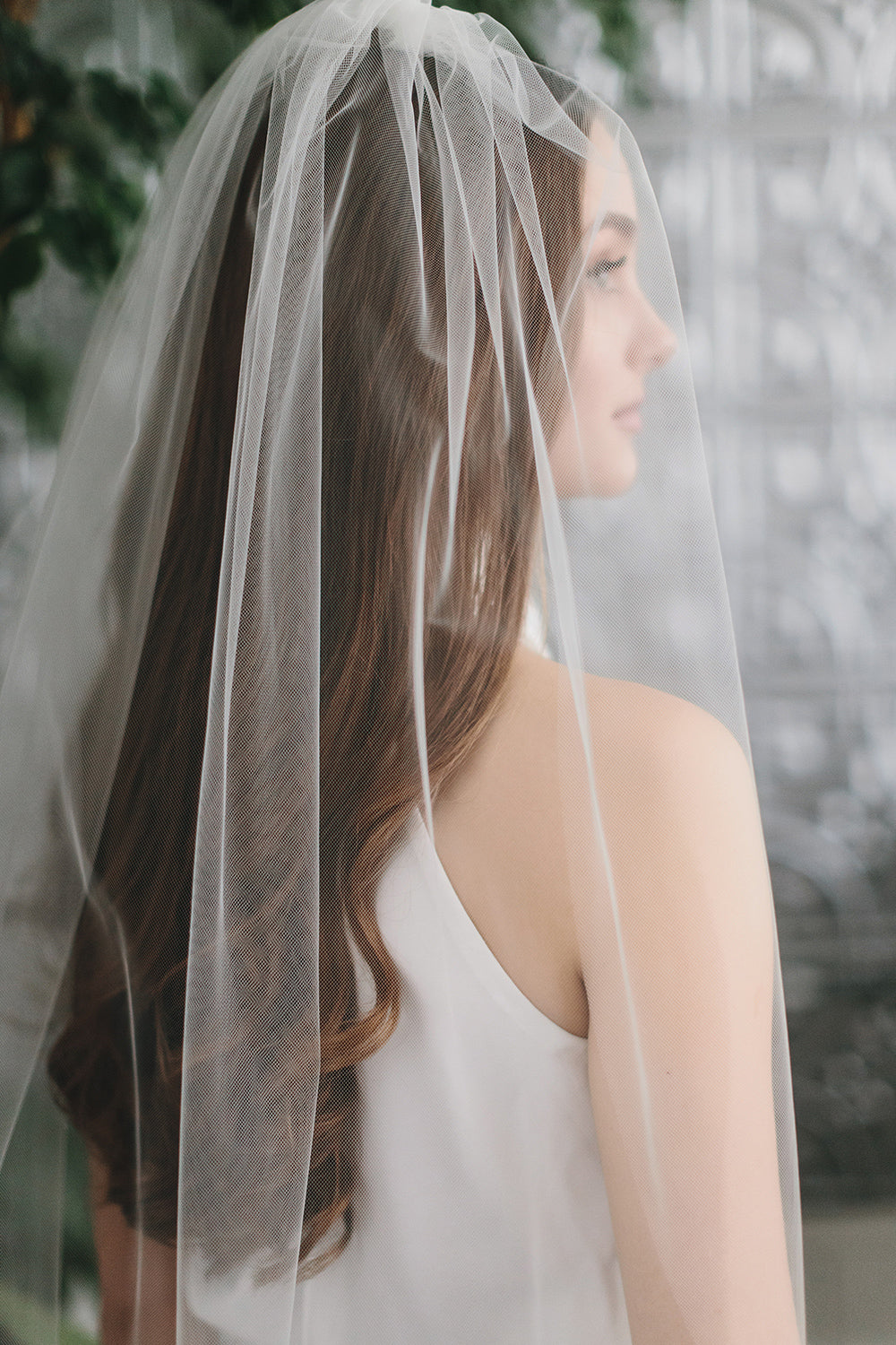 Elegant Sheer Wedding Veil - Lightweight Bridal Accessory for Church Ceremony & Outdoor Weddings