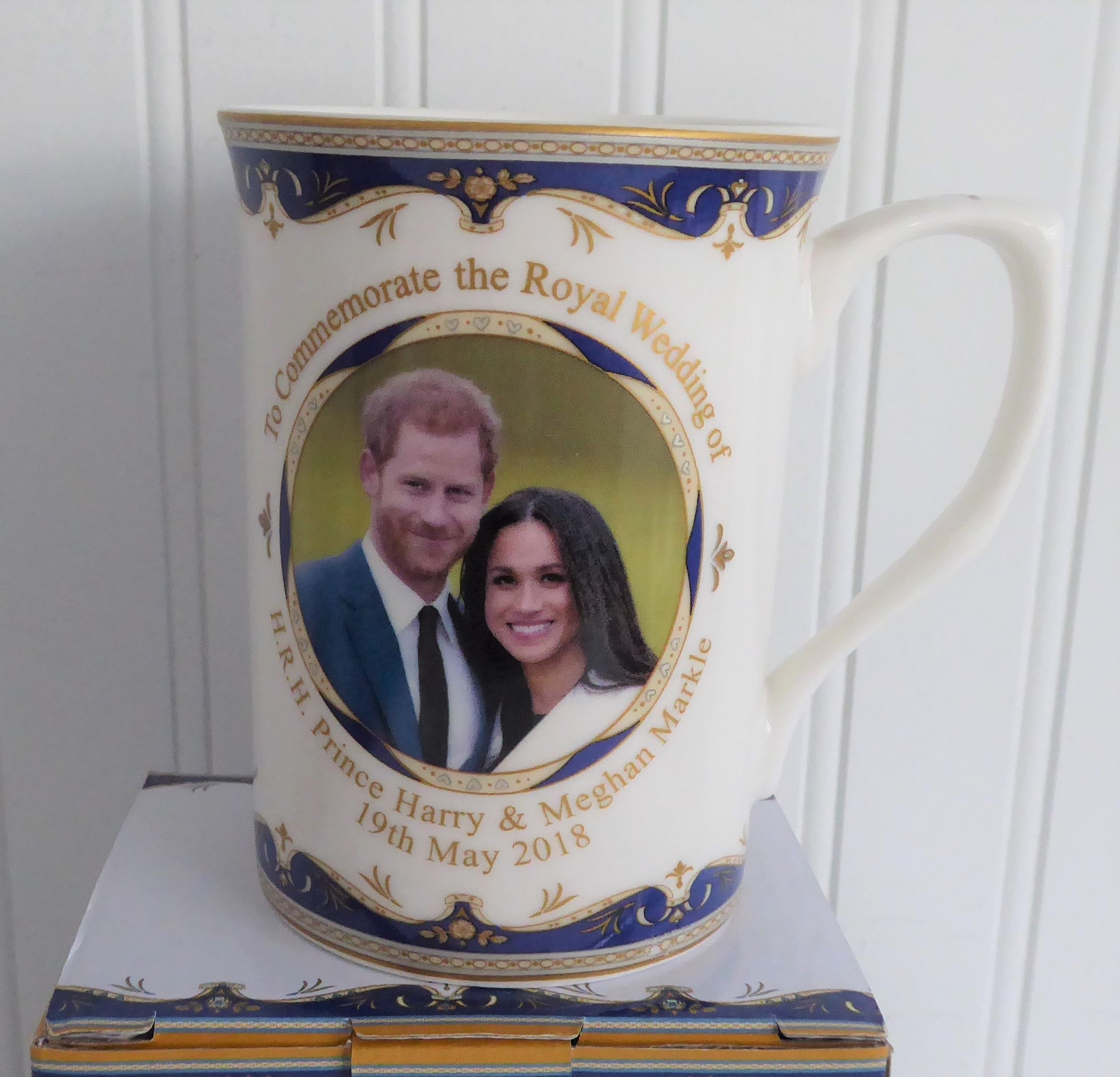 Prince Harry & Meghan Markle Royal Wedding Commemorative Mug - Premium English Bone China Collectible (2018 Limited Edition Gift Box) - Perfect for Tea Time, Royal Memorabilia Collection & British Souvenir Gifts