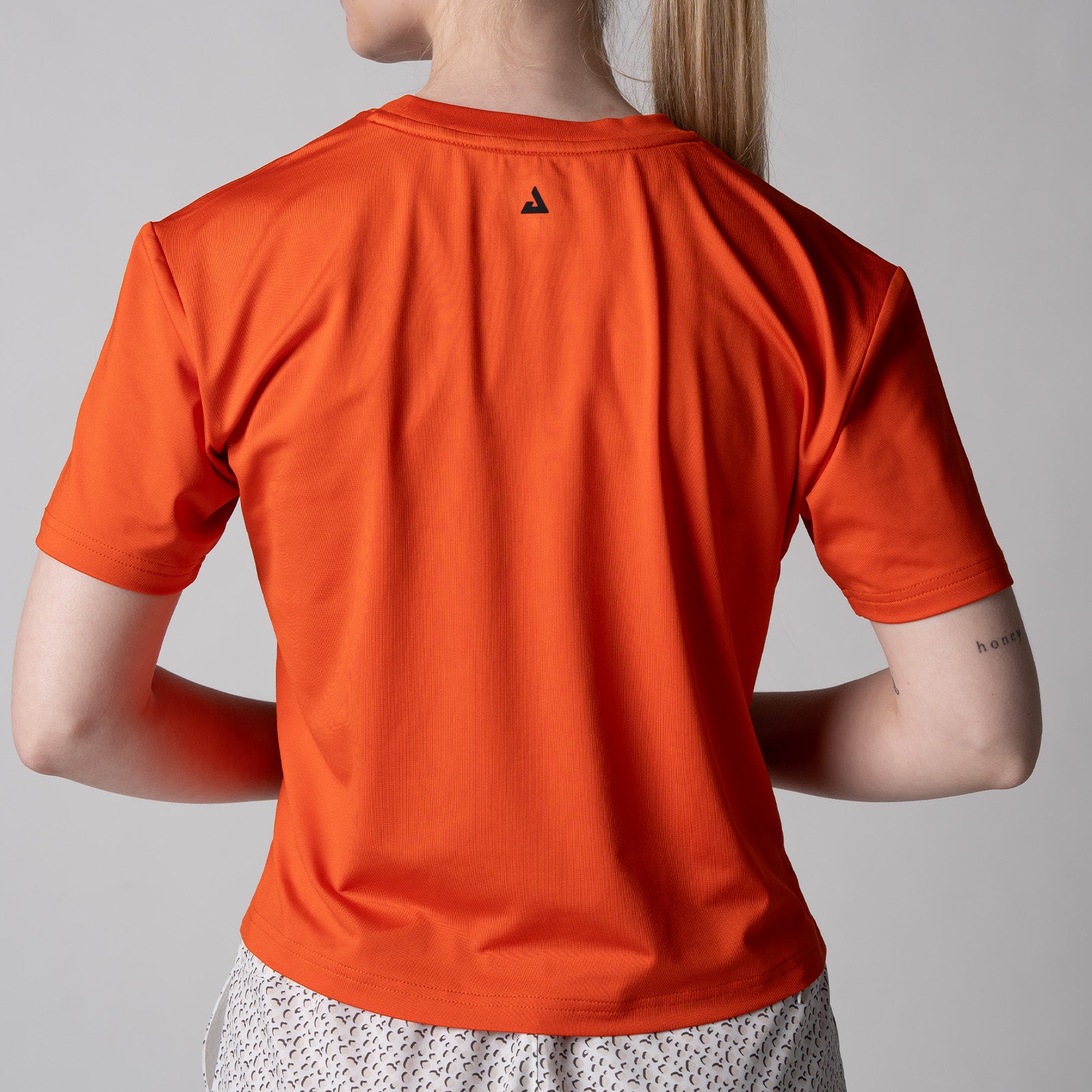 Women's Short Sleeve Tennis Crop Top - Breathable Workout Shirt for Yoga, Running & Gym - Trendy Athletic Tee for Women