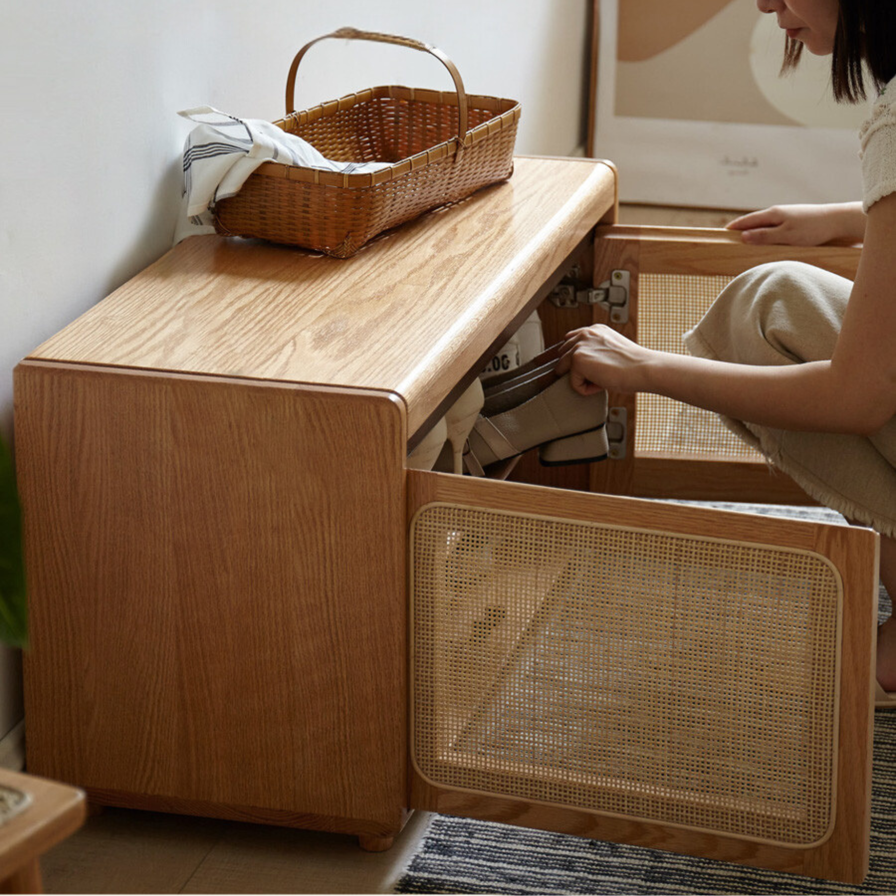 Solid Oak Wood Shoe Storage Bench with Rattan Design - Entryway Organizer for Shoes, Hats & Bags - Perfect for Hallway, Bedroom or Mudroom Decor