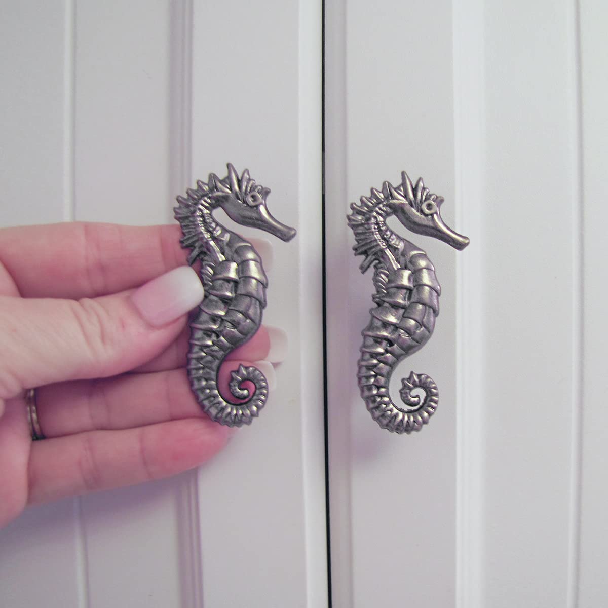 Vintage Nautical Silver Metal Seahorse Cabinet Knobs - Decorative Dresser Drawer Pulls for Kitchen & Bathroom Hardware - Ocean Theme Home Decor (Set of 4) - Perfect for Beach House, Coastal Decor & DIY Furniture Upgrades