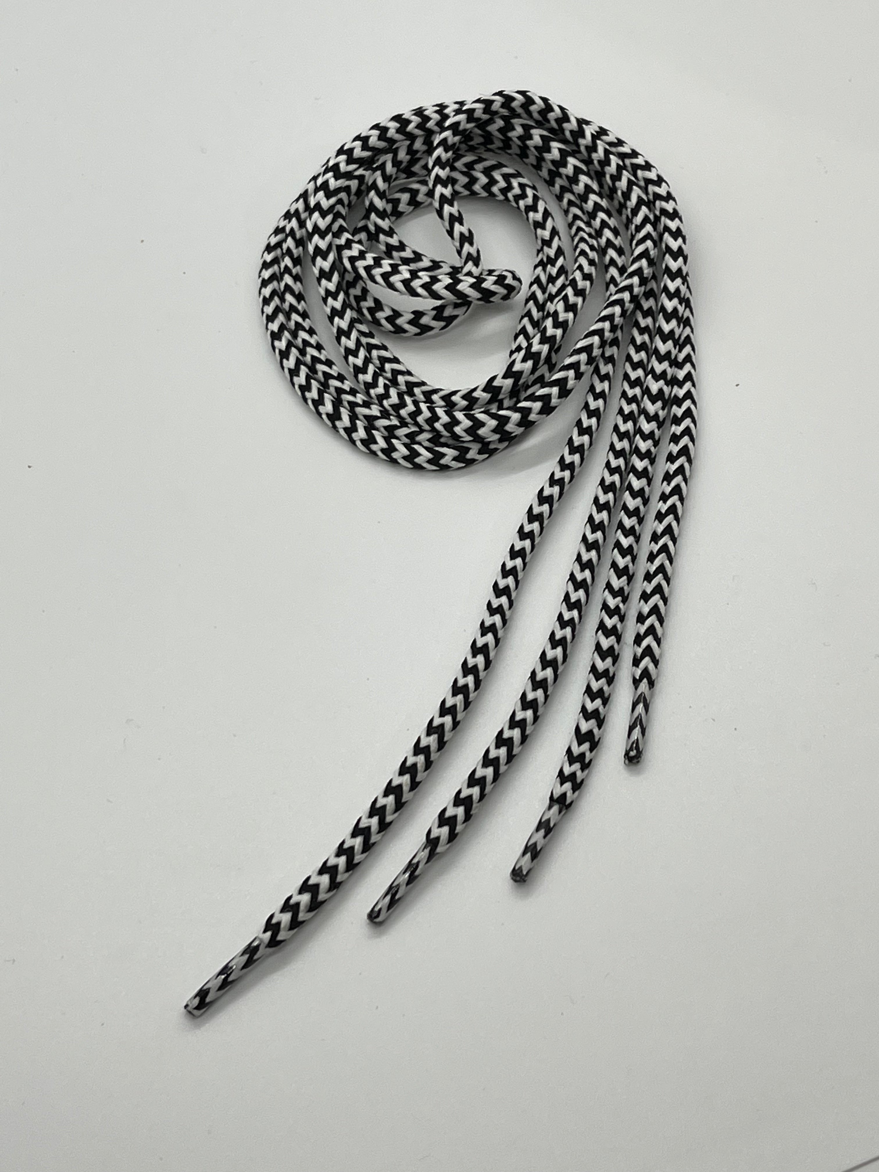 Round Chevron Shoelaces - Black and White Pattern for Sneakers, Boots & Casual Shoes | Durable & Stylish Laces for Everyday Wear & Sports