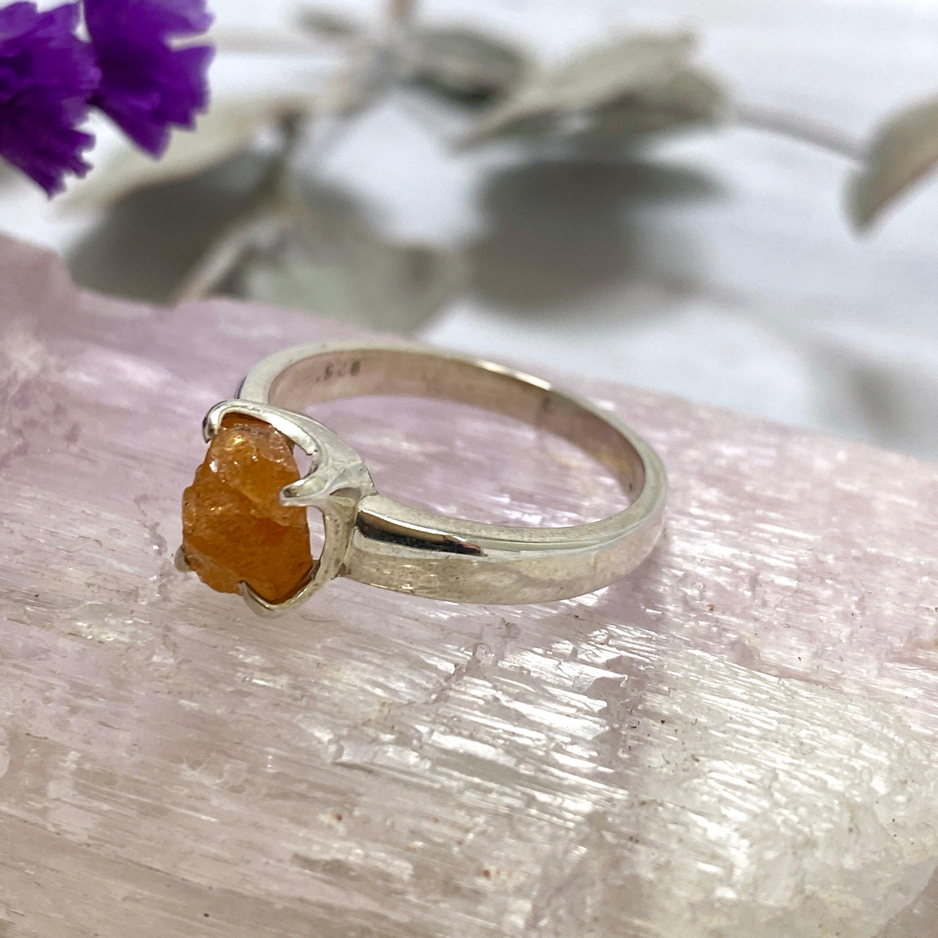 Natural Mandarin Garnet Raw Ring with Claw Setting - Size 8.5 (PRGJ213) - Perfect for Boho Jewelry, Wedding Bands & Everyday Elegance