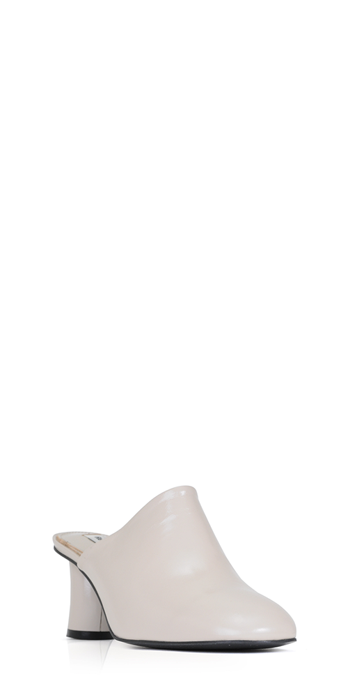 Comfortable Basic Curvy Mules for Women - Slip-On Casual Shoes with Arch Support | Perfect for Walking, Errands & Everyday Wear