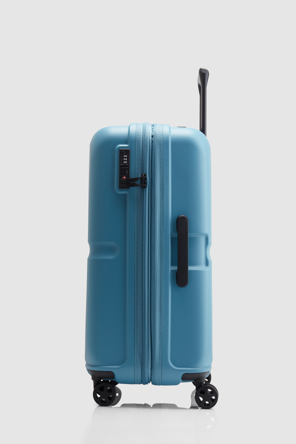 68cm Single Stripe Luggage Suitcase - Lightweight Carry-On Travel Bag for Business Trips & Weekend Getaways