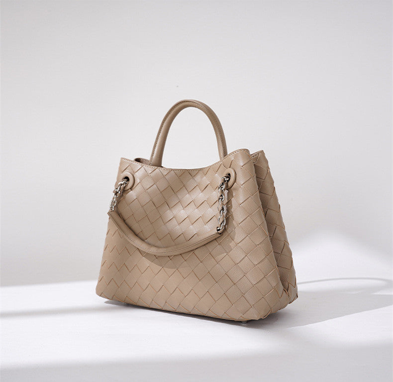 Stylish Woven Leather Crossbody Chain Bag for Women - Trendy Handbag Purse with Adjustable Strap - Perfect for Parties, Dating & Daily Use
