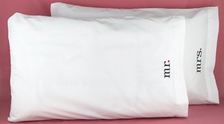 Premium Mr & Mrs Pillowcases Set - Soft Couples Bedding for Romantic Nights - Perfect for Anniversaries, Weddings & Valentine's Day Gifts