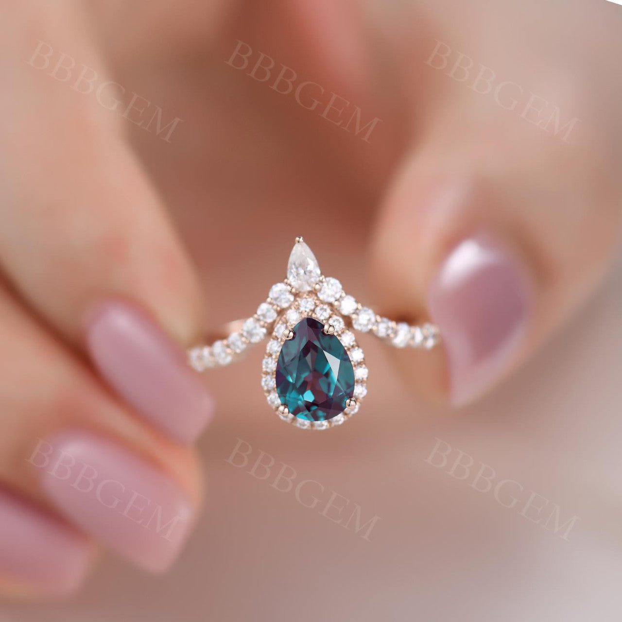 1.5 Carat Lab-Created Alexandrite Pear Shaped Engagement Ring for Women with Diamond Halo in Rose Gold - Perfect for Proposals, Anniversaries & Special Occasions