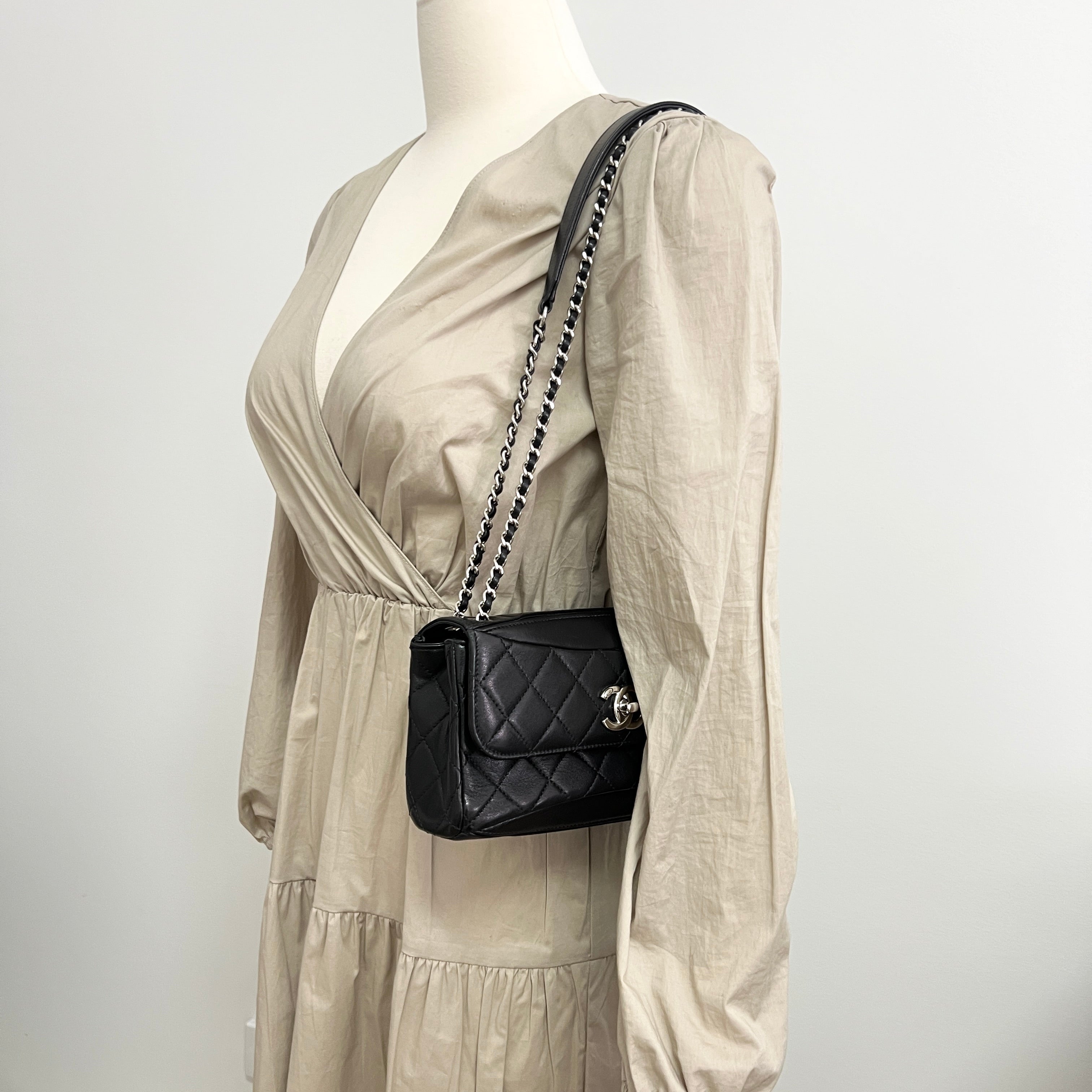 Chanel Seasonal Flap Bag Black Lambskin Leather 22 Series - Luxury Designer Handbag for Women, Perfect for Parties & Evening Events