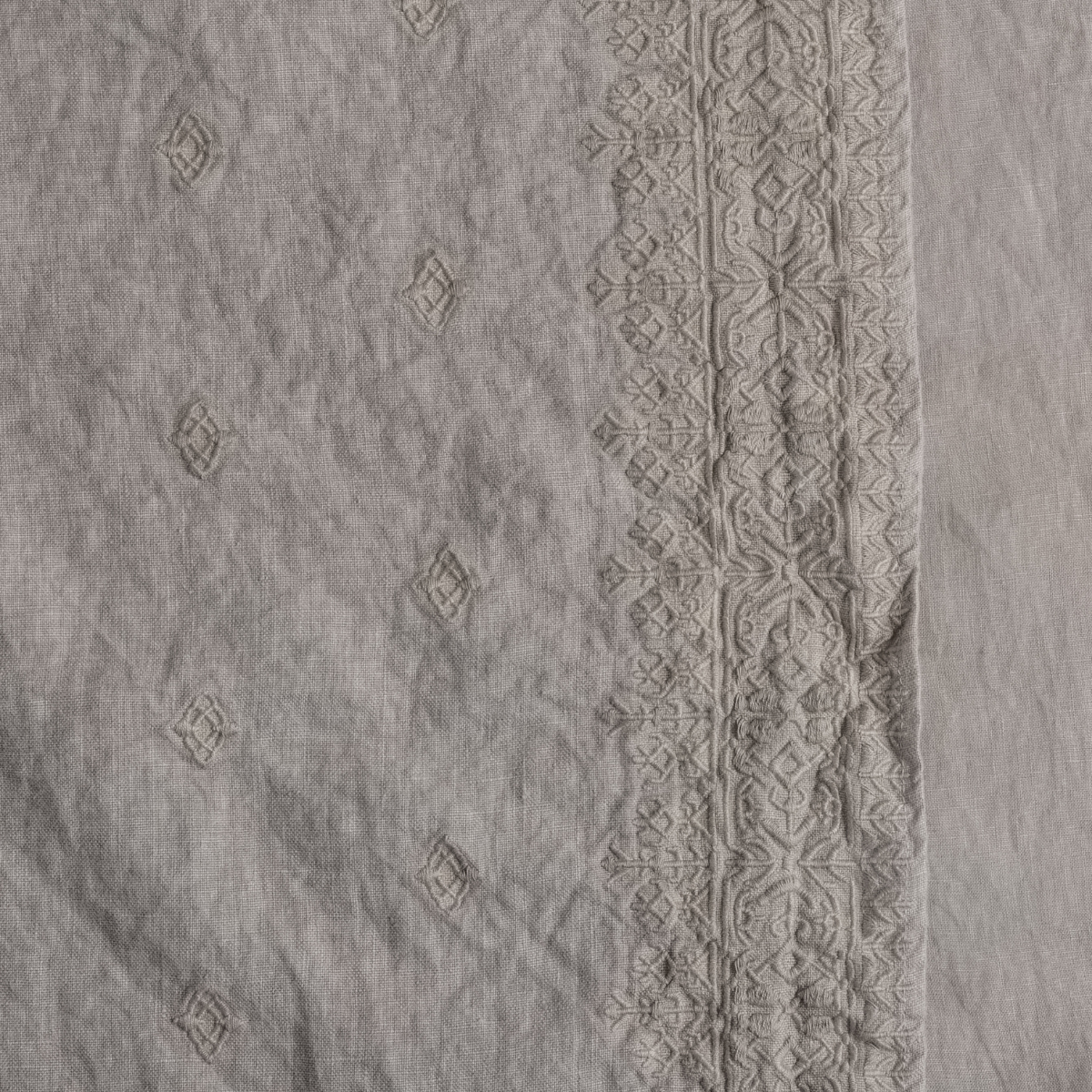 Cozy Ines Blanket - Ultra Soft & Warm Fleece Throw for Bed, Couch, and Travel - Perfect for Home, Office, and Gifts