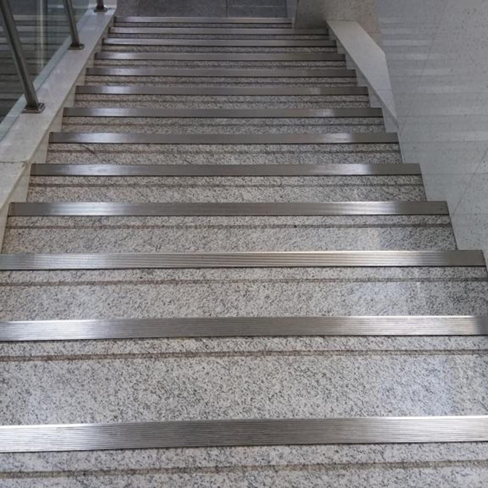 Premium Stainless Steel Stair Nosing - Non-Slip Metal Stair Edge Trim for Concrete, Tile & Wood Steps | Indoor/Outdoor Safety Transition Strip for Kids & Adults | Perfect for Homes, Schools & Commercial Buildings
