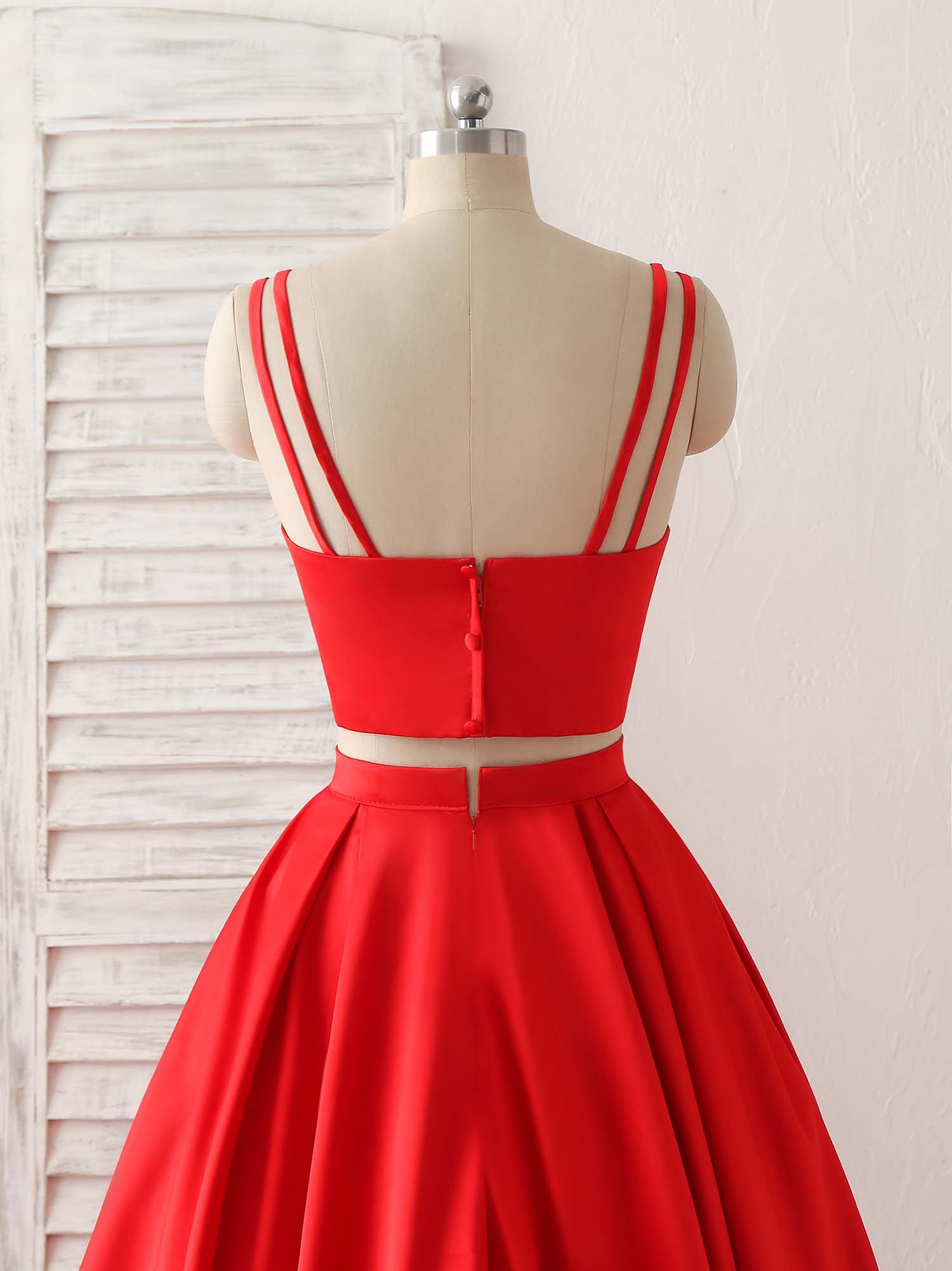 Elegant Red Two-Piece Satin Long Prom Dress - Simple Formal Evening Gown for Women | Perfect for Homecoming, Ball, and Special Occasions