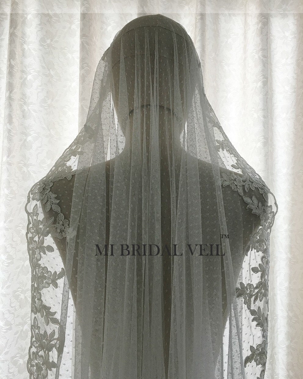Polka Dot Wedding Veil - Vintage Inspired Mantilla Lace Bridal Veil for Bride | Perfect for Boho, Romantic & Vintage Wedding Ceremonies