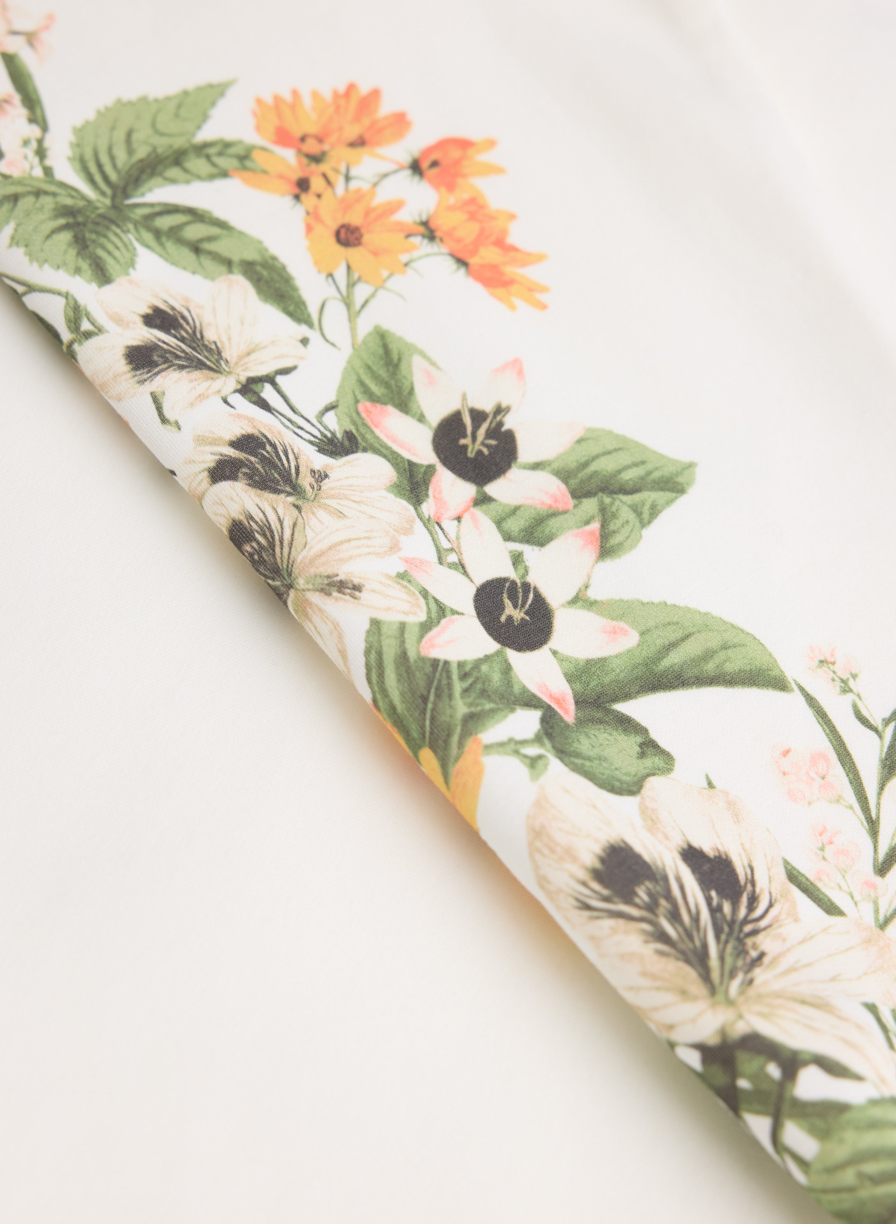 Floral Sleeve Sweatshirt for Women - Trendy Long Sleeve Pullover with Floral Print - Perfect for Casual Outfits, Date Nights & Fall Fashion