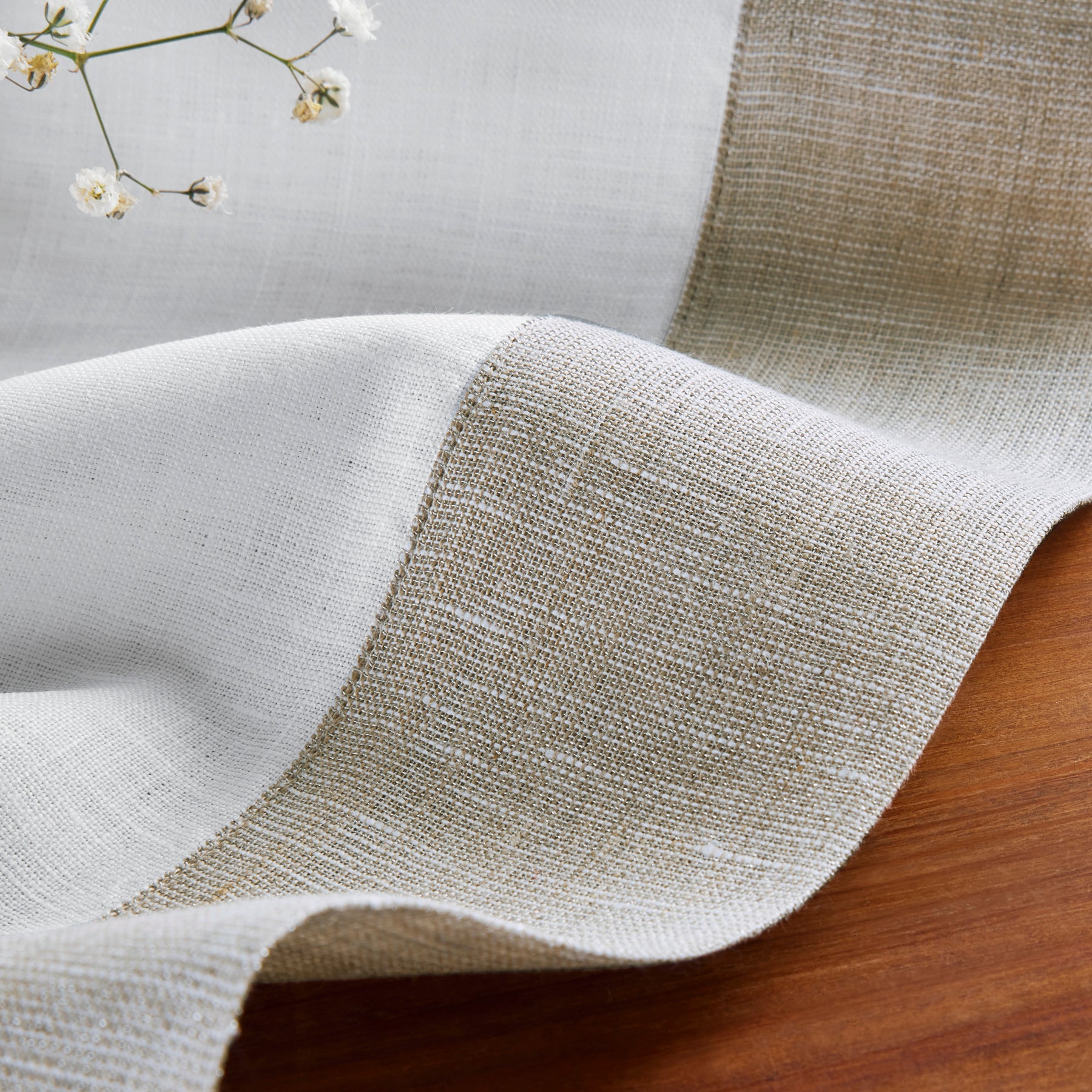 Festive Edge Table Throw - Elegant Holiday Table Runner for Christmas, Thanksgiving & Parties - Perfect for Dining Room Decor & Special Occasions