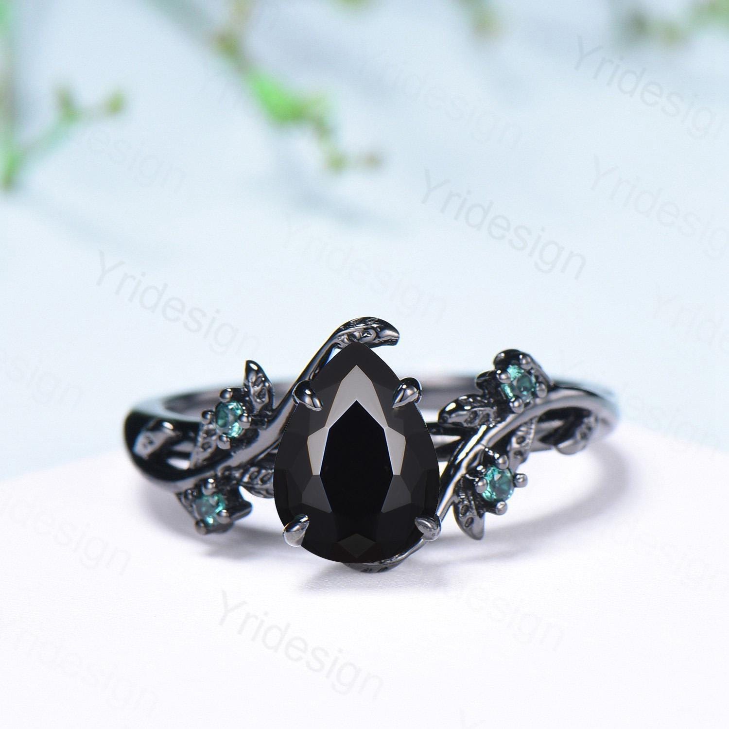 Natural Black Onyx Pear-Shaped Engagement Ring Set with Leaf Design - Gothic Wedding Band, Twig Vine Nature-Inspired Emerald Bridal Jewelry (2-Piece Set) - Perfect for Gothic Weddings, Nature-Themed Proposals & Alternative Bridal Fashion