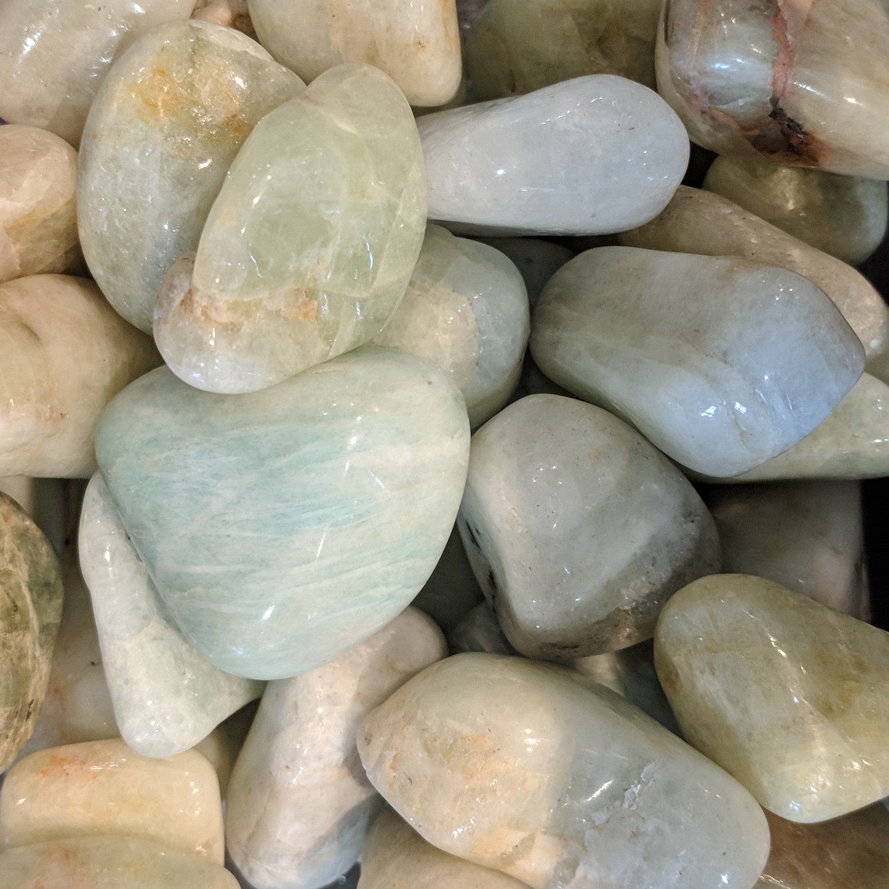 Natural Aquamarine Tumbled Stones for Healing & Meditation - Pocket Worry Stones for Stress Relief, Anxiety & Positive Energy - Perfect for Reiki, Yoga & Spiritual Practices