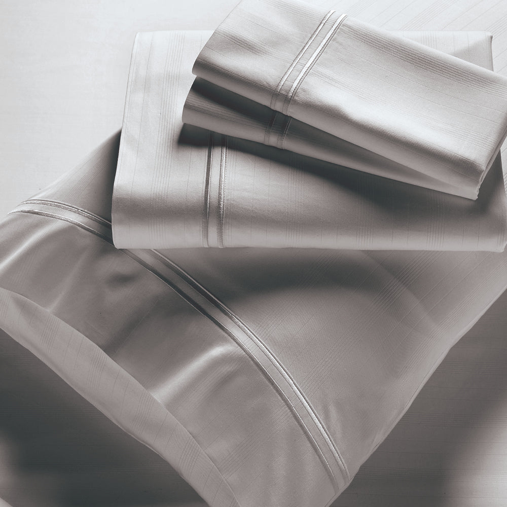 PureCare Premium Bamboo Sheet Set - Soft Breathable Cooling Bed Sheets - Queen Size 4-Piece Set - Eco-Friendly Luxury Bedding for Hot Sleepers & All Seasons Use