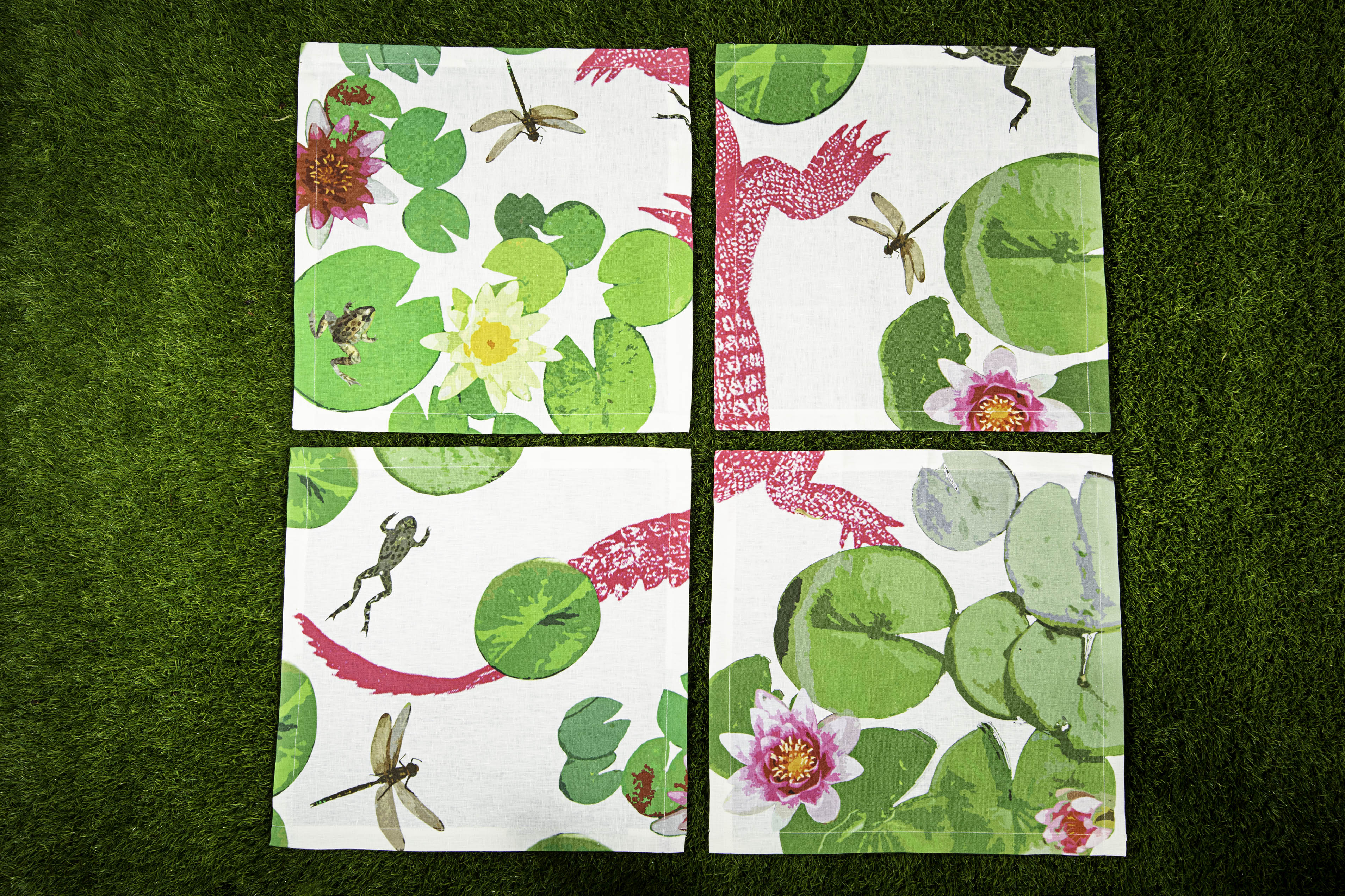 Premium Set of 4 Pink Crocodile Pattern Napkins - 100% Italian Linen for Elegant Dining & Special Occasions - Perfect for Dinner Parties, Weddings, and Upscale Home Decor