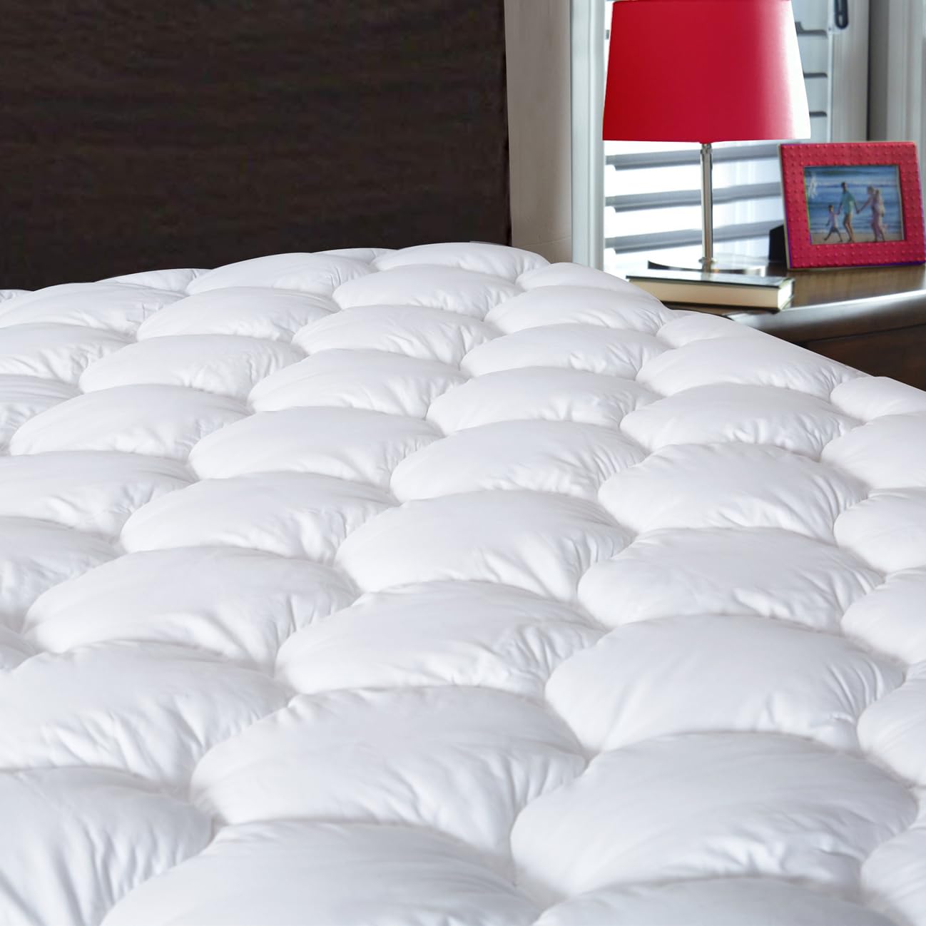 Breathable Cooling Mattress Topper Queen Size - Quilted Fitted Pillow Top Cover with 5D & 7D Spiral Fiber Filling - White Mattress Protector for Comfort & Temperature Regulation - Perfect for Hot Sleepers & Allergy Relief