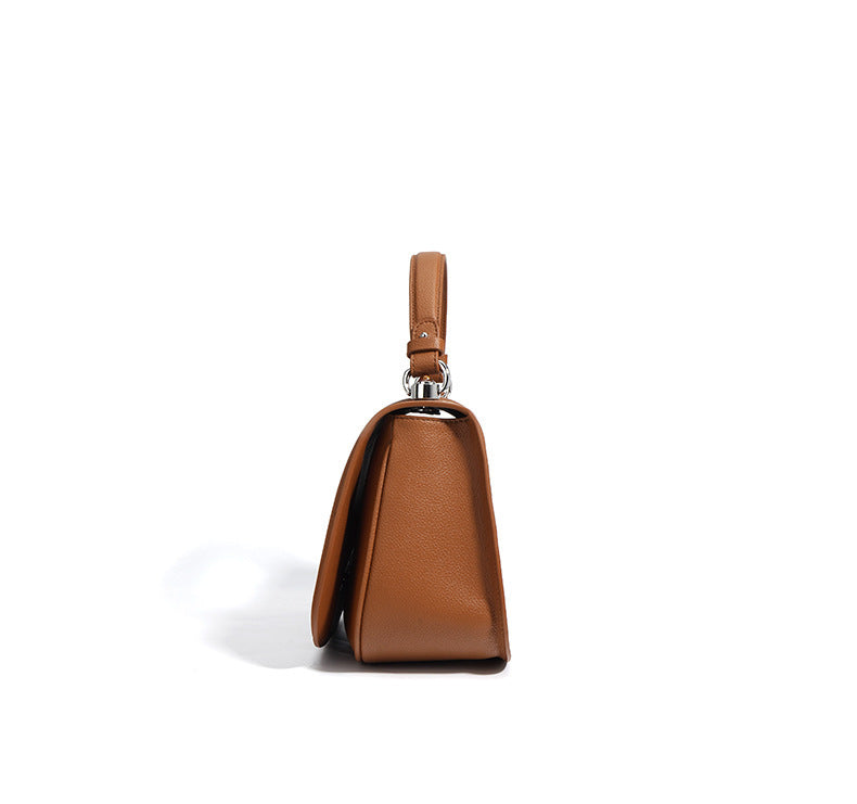 Stylish Curved Flap Saddle Bag for Women - Vintage Leather Crossbody Purse with Adjustable Strap | Perfect for Everyday Use, Travel & Casual Outings
