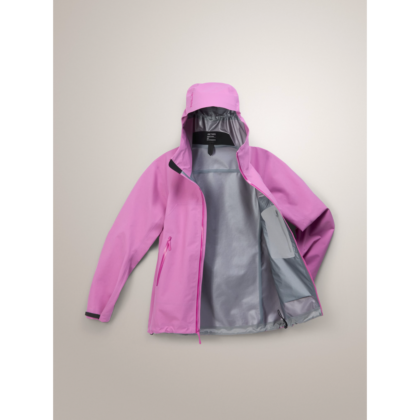 Arc'teryx Women's Beta Jacket - Waterproof & Breathable Hardshell Rain Jacket for Hiking, Skiing & Outdoor Adventures