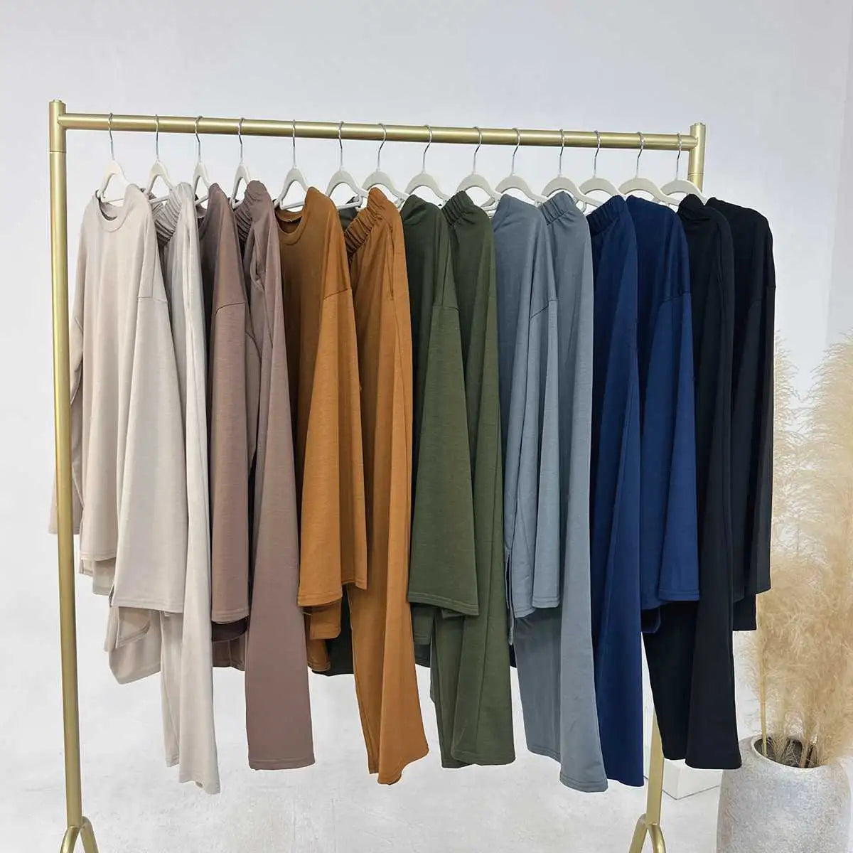 2-Piece Muslim Women's Outfit - Modest Daily Wear Tops & Pants Set for Prayer, Work & Casual Occasions
