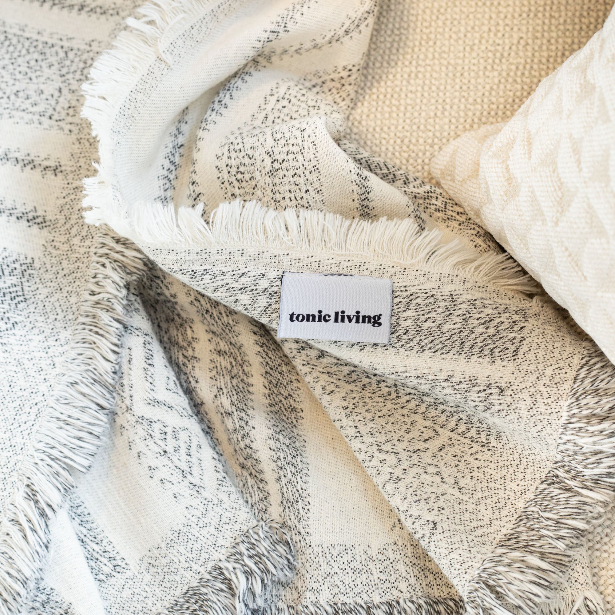 Willow Throw Blanket - Soft & Cozy Salt & Pepper Pattern - Perfect for Sofa, Bed & Outdoor Use