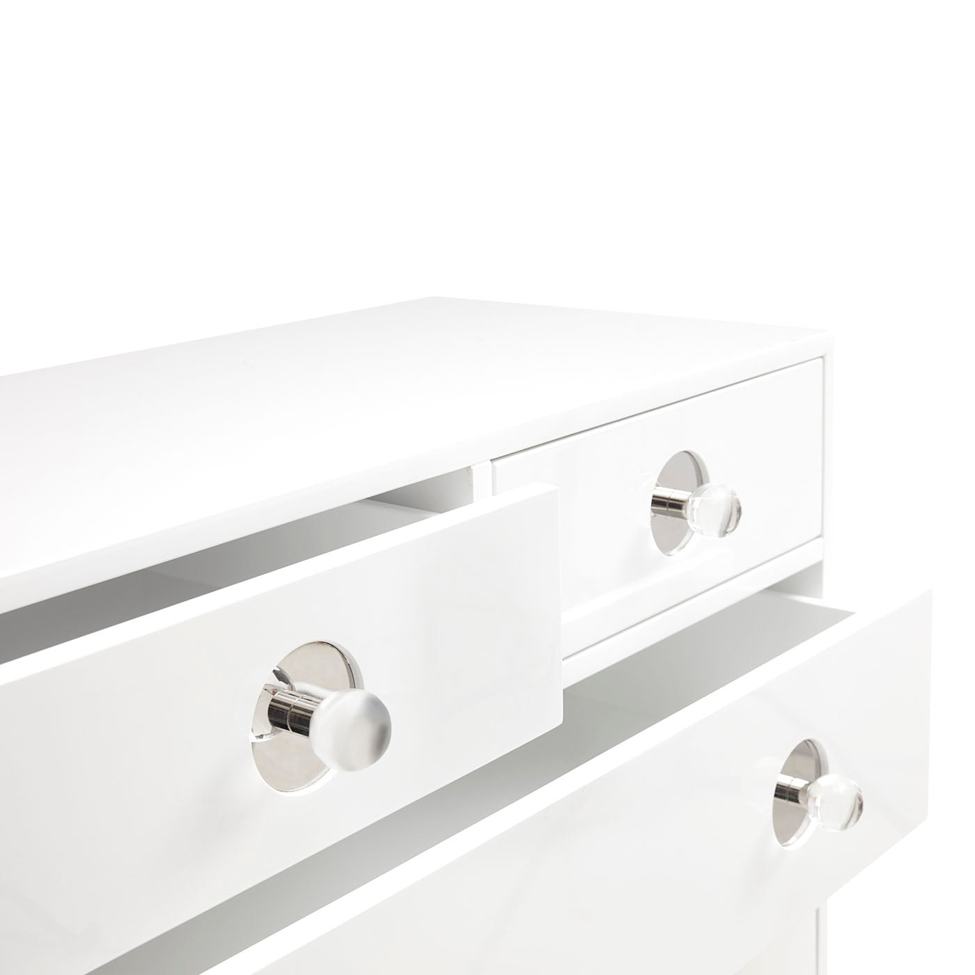 Channing 6-Drawer Dresser for Bedroom, Solid Wood Chest of Drawers with Metal Handles, Modern Storage Organizer for Clothes, Bedroom Furniture - Perfect for Home, Dorm, and Office Organization