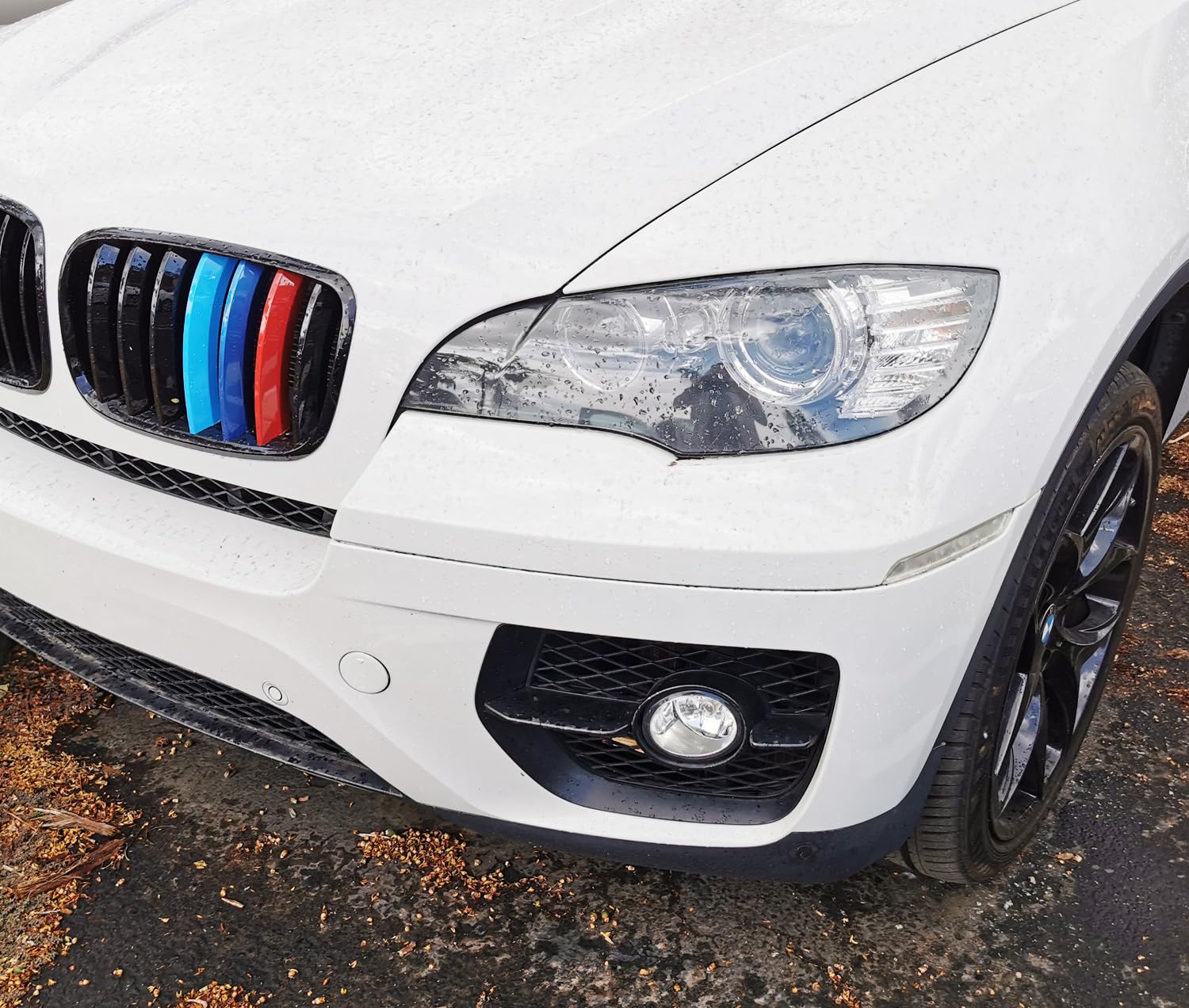 iJDMTOY Euro Clear Lens Front Bumper Side Marker Reflector Lights for 2008-2014 BMW E71 X6 & 2010-2013 BMW E70 X5M - Replacement for OEM Amber Sidemarker Lamps - Perfect for Night Driving and Enhanced Vehicle Visibility