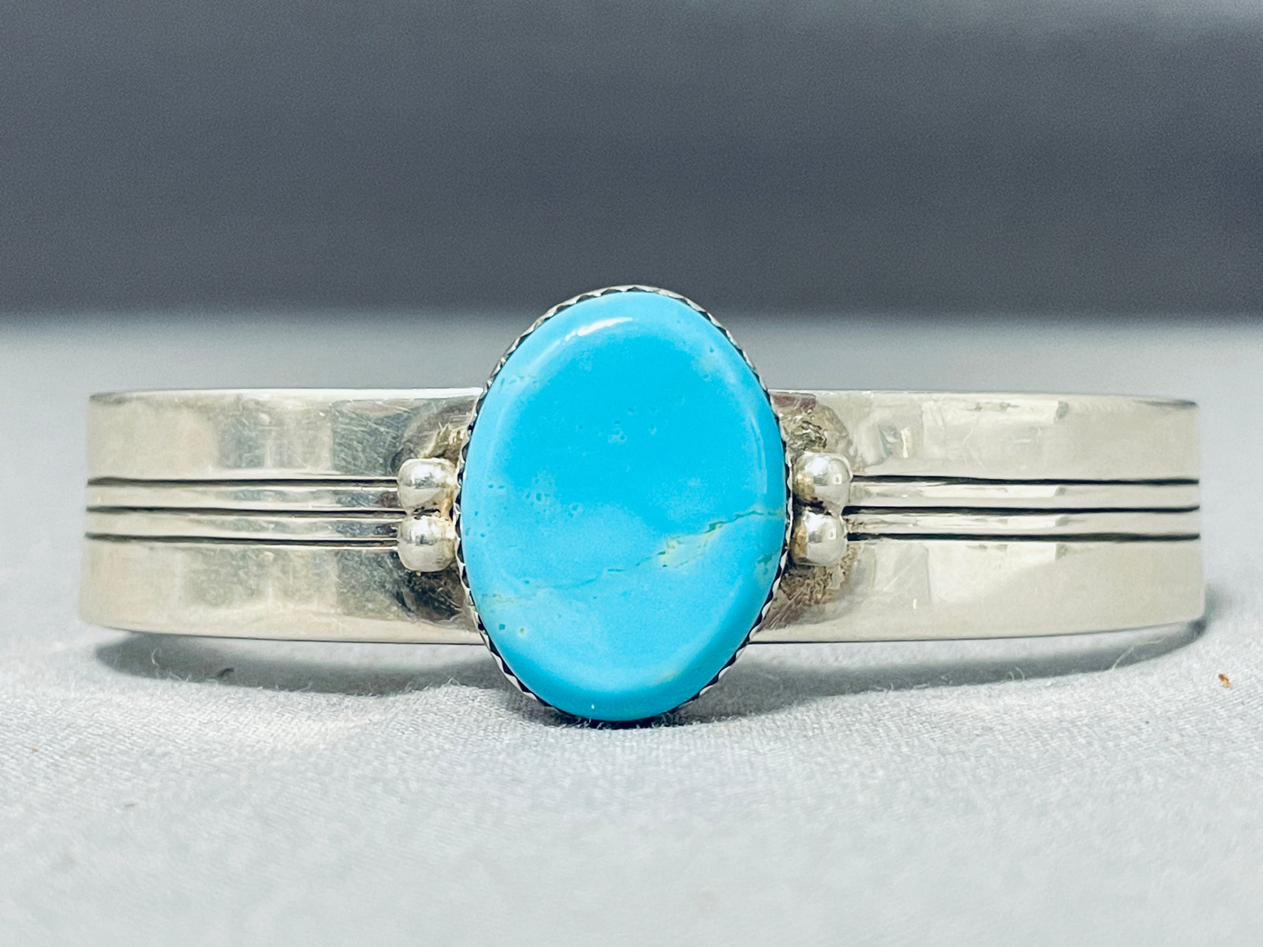 Vintage Navajo Turquoise Sterling Silver Bracelet - Handmade Native American Jewelry for Women - Perfect for Boho, Western & Festival Fashion