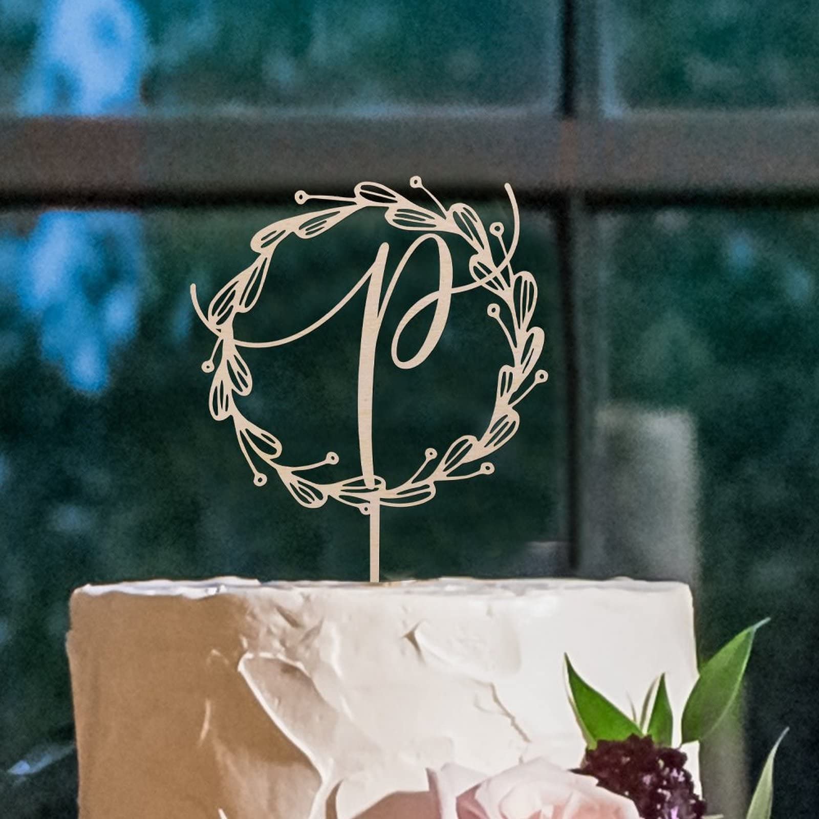 Personalized Wooden Monogram Cake Topper - Rustic Wreath Letter P for Wedding & Birthday Cake Decoration - Handmade Custom Initial Cake Decor (Design 07) | Perfect for Rustic Weddings, Birthday Parties & Anniversary Celebrations