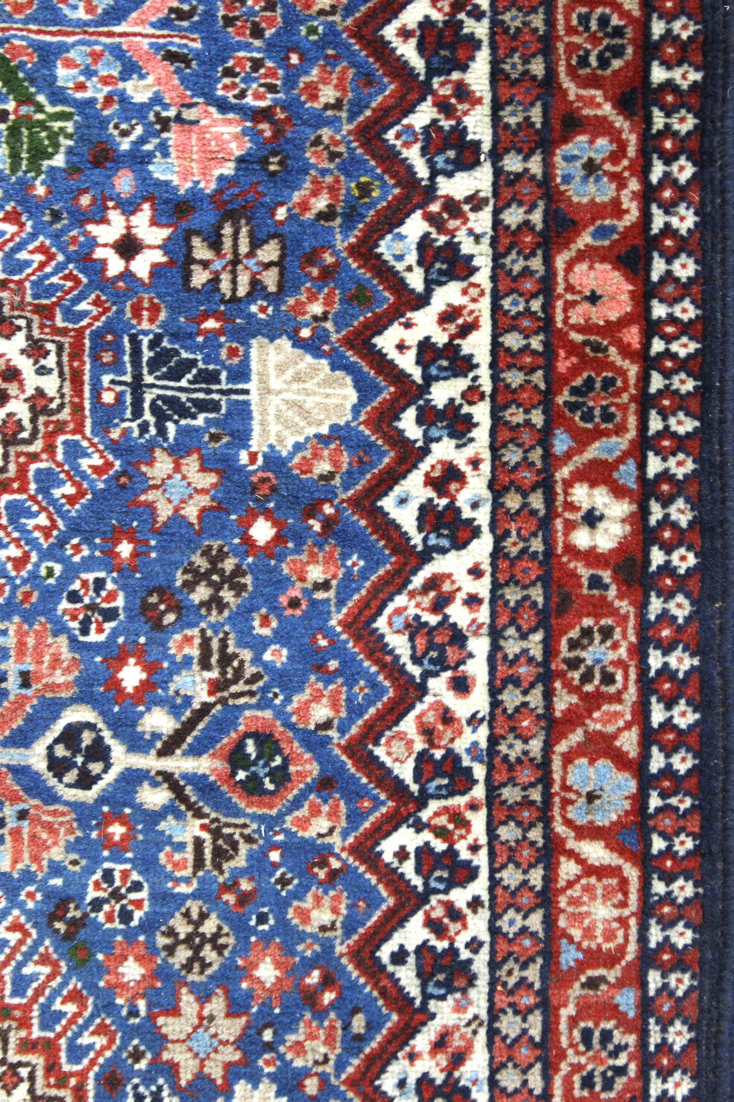 Antique Yalameh Handwoven Tribal Rug J67533 - Authentic Persian Wool Carpet for Living Room, Bedroom & Home Decor