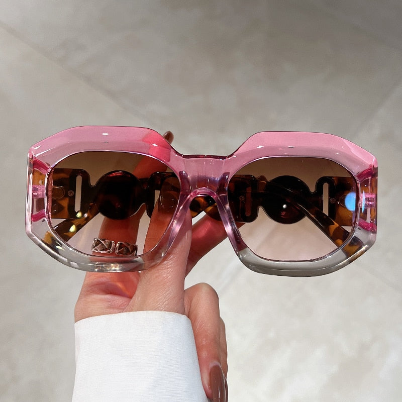 Vintage Square Oversized Sunglasses for Women - UV Protection, Retro Fashion Accessory - Perfect for Beach, Driving & Outdoor Activities