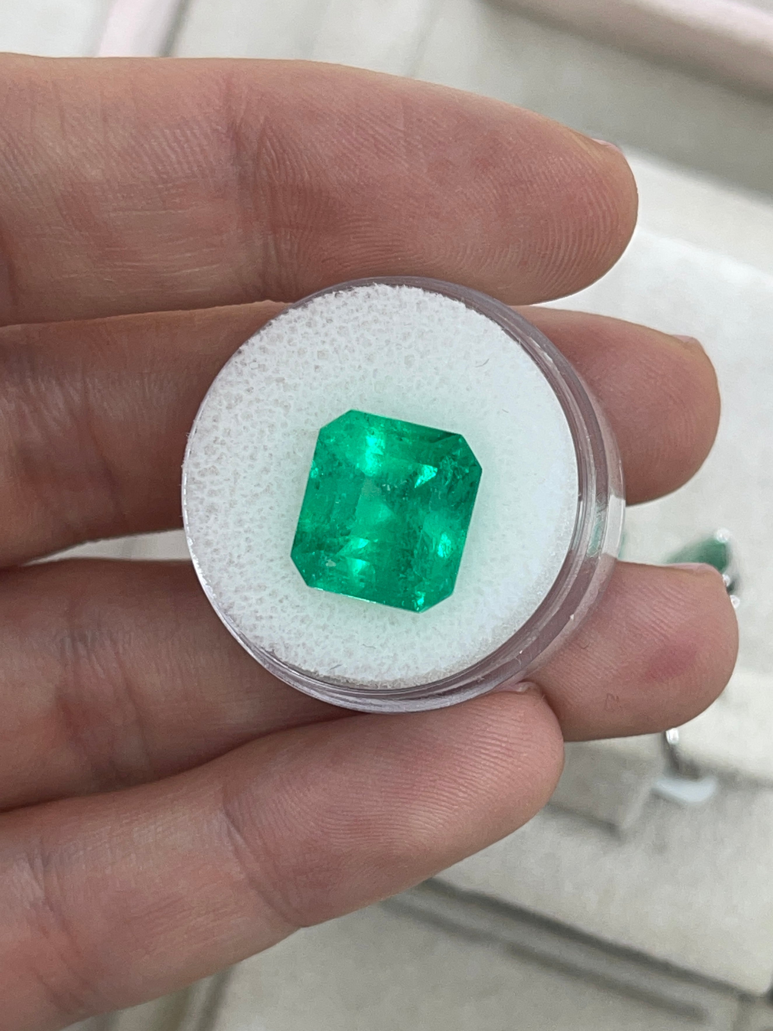 7.40 Carat Muzo Intense Green Natural Loose Colombian Emerald Asscher Cut - Premium Gemstone for Jewelry Making, Engagement Rings & Luxury Gifts