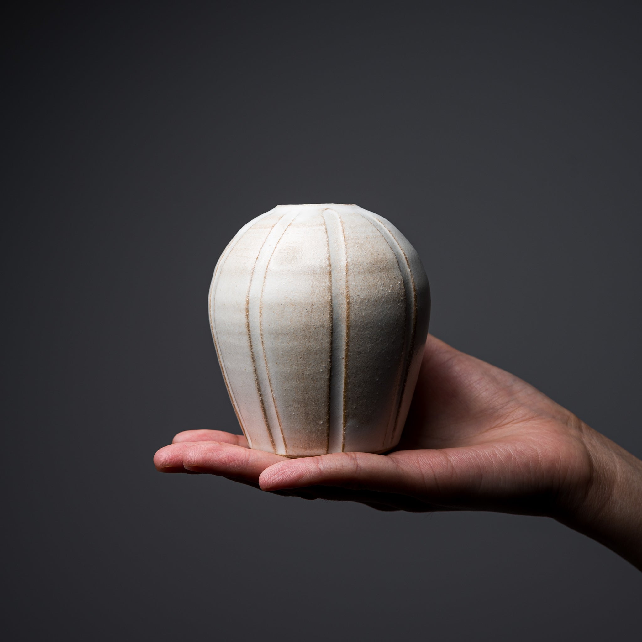Wakasama Kiln Balloon Vase - Handcrafted Ceramic Vase with Two Color Options | Perfect for Home Decor, Wedding Centerpieces & Gift Giving