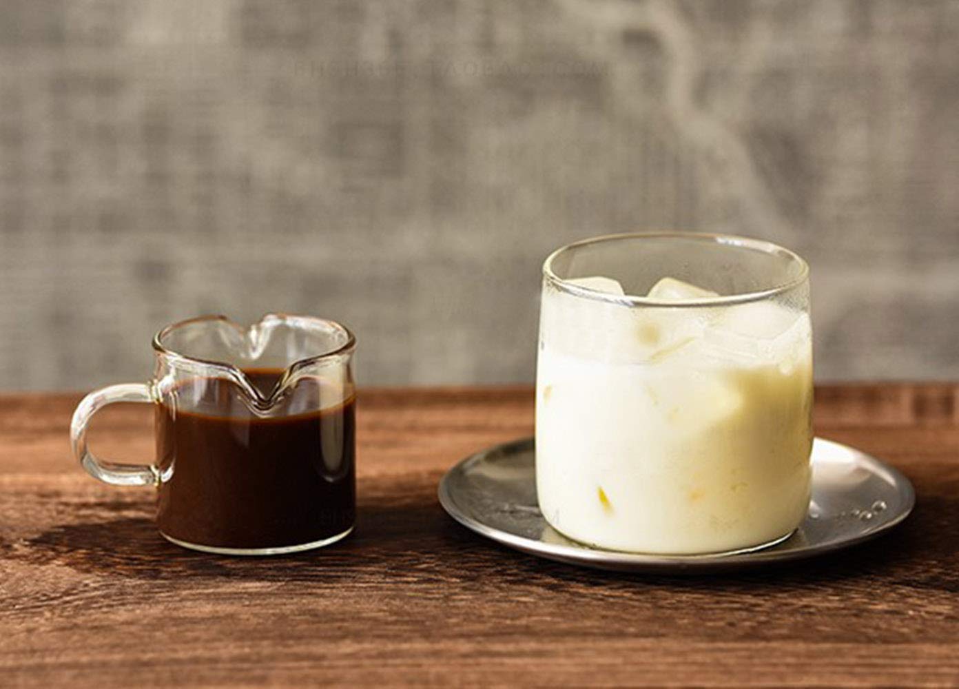 2 Spout Glass Creamer Pitcher with Handle - Perfect for Coffee, Milk, and Tea Serving - Ideal for Cafes, Restaurants, and Home Breakfast Use