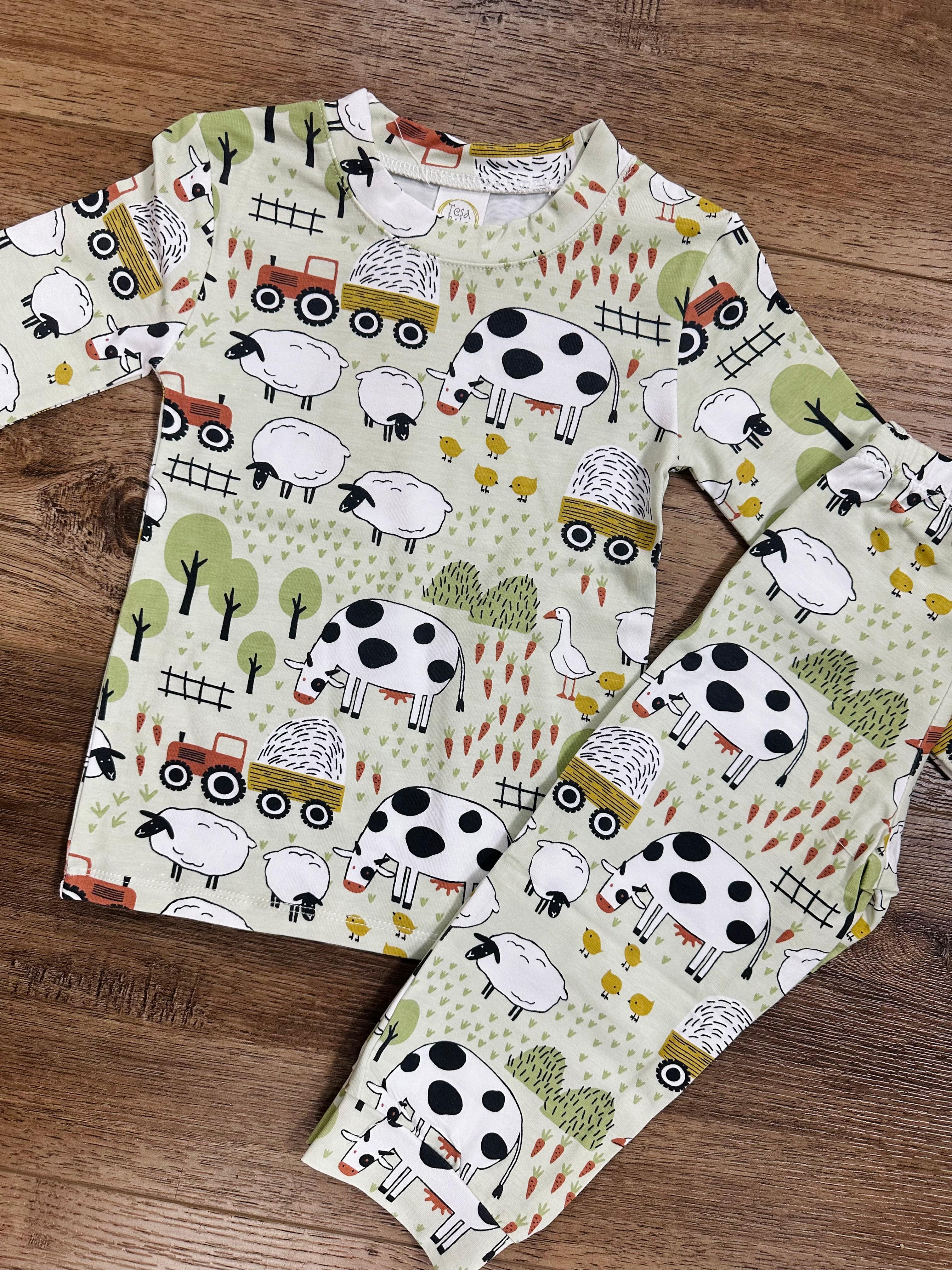 Boys' Farm Animal Print Bamboo Pajama Set - Soft & Breathable Sleepwear for Kids - Perfect for Bedtime, Lounging & Sleepovers