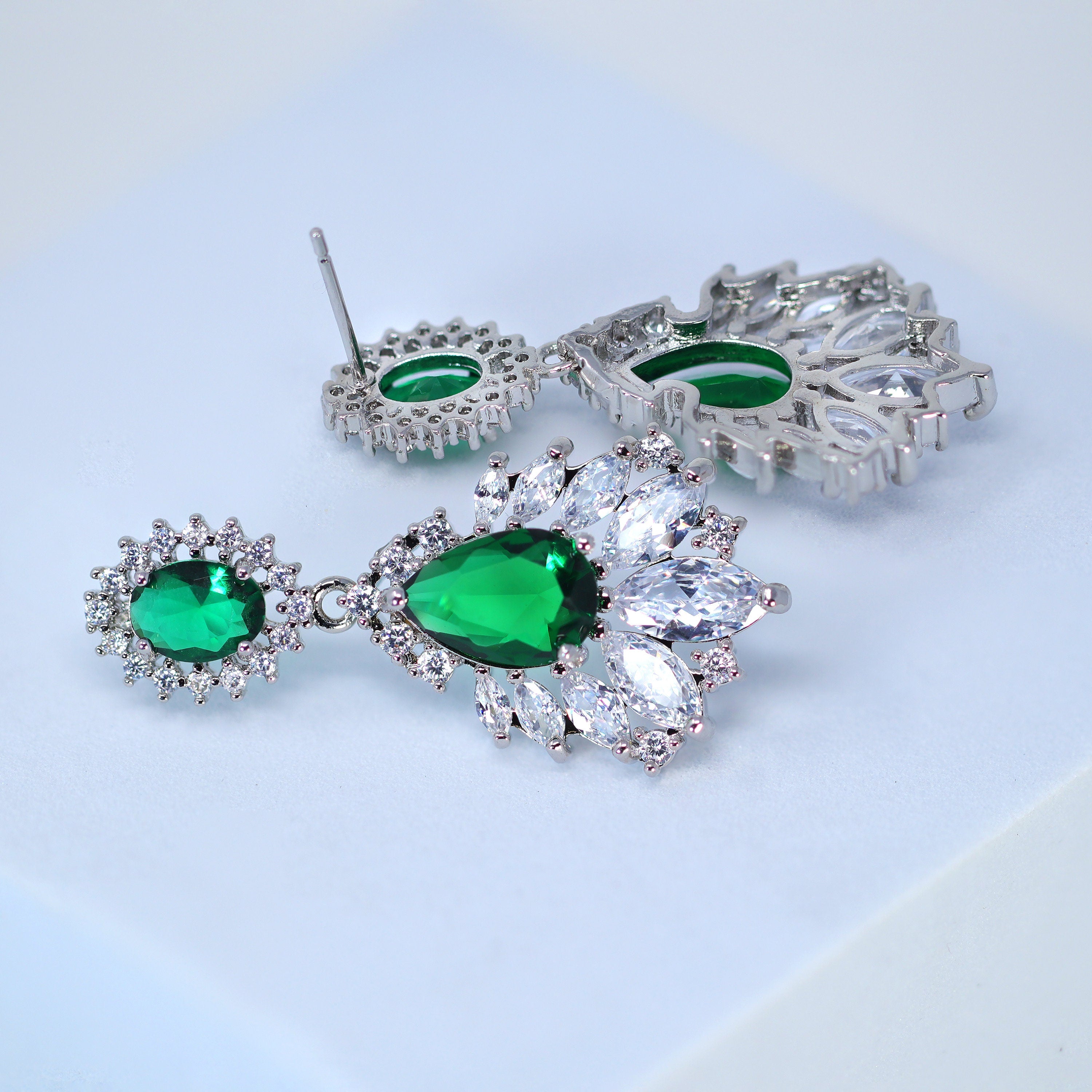 Swarovski Crystal Emerald Green Silver Floral Drop Elegant Pendant Necklace Set - Perfect Gift for Women, Brides & Weddings | Elegant Jewelry for Special Occasions, Anniversaries & Evening Events