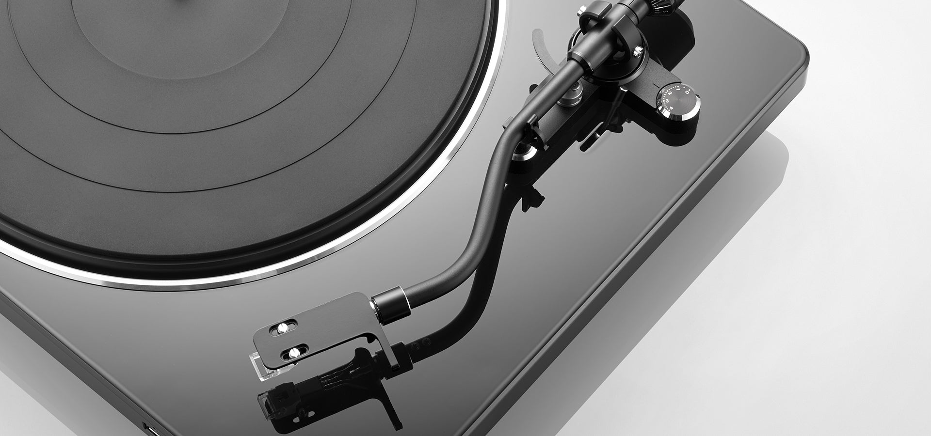 Denon DP-450USB Hi-Fi USB Turntable with Built-in Phono Preamp | Vinyl Record Player for Home Audio & Digitizing LPs - Perfect for Audiophiles & Music Enthusiasts